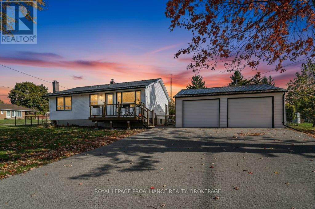 208 Westbury Ave, Loyalist, ON K0H 1G0