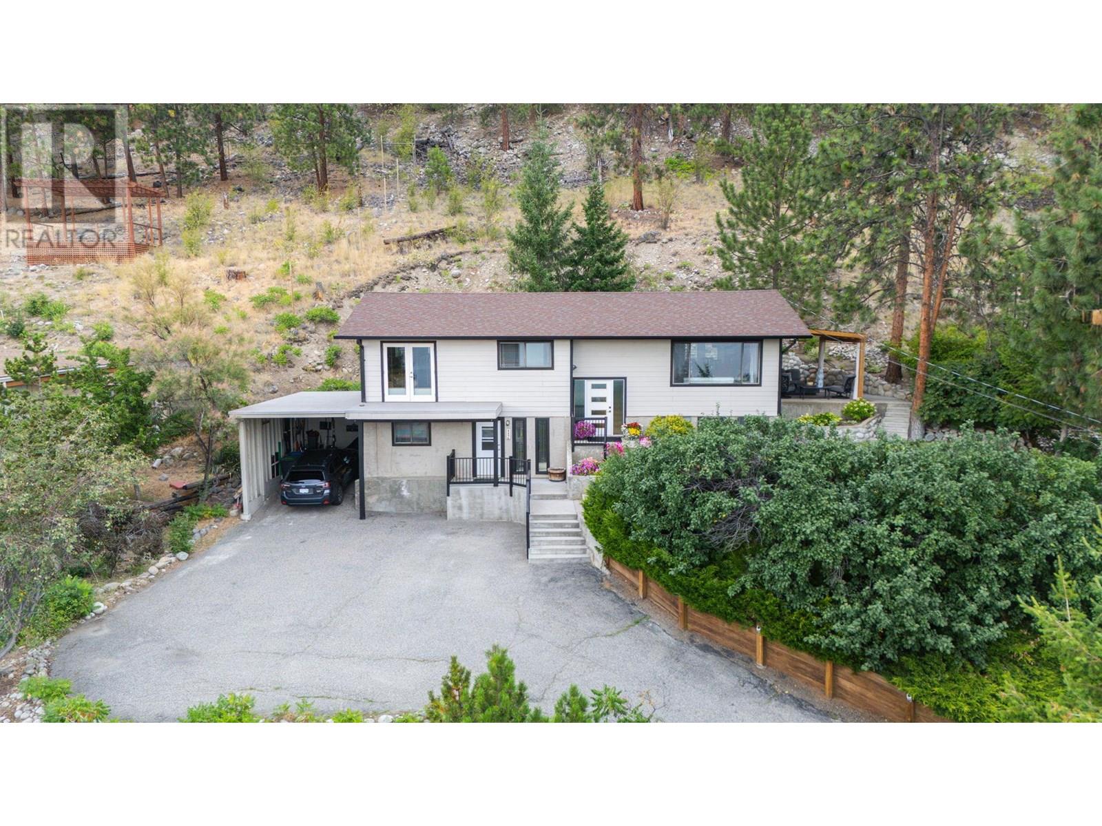 4206 4 Avenue, Peachland, BC V0H 1X5