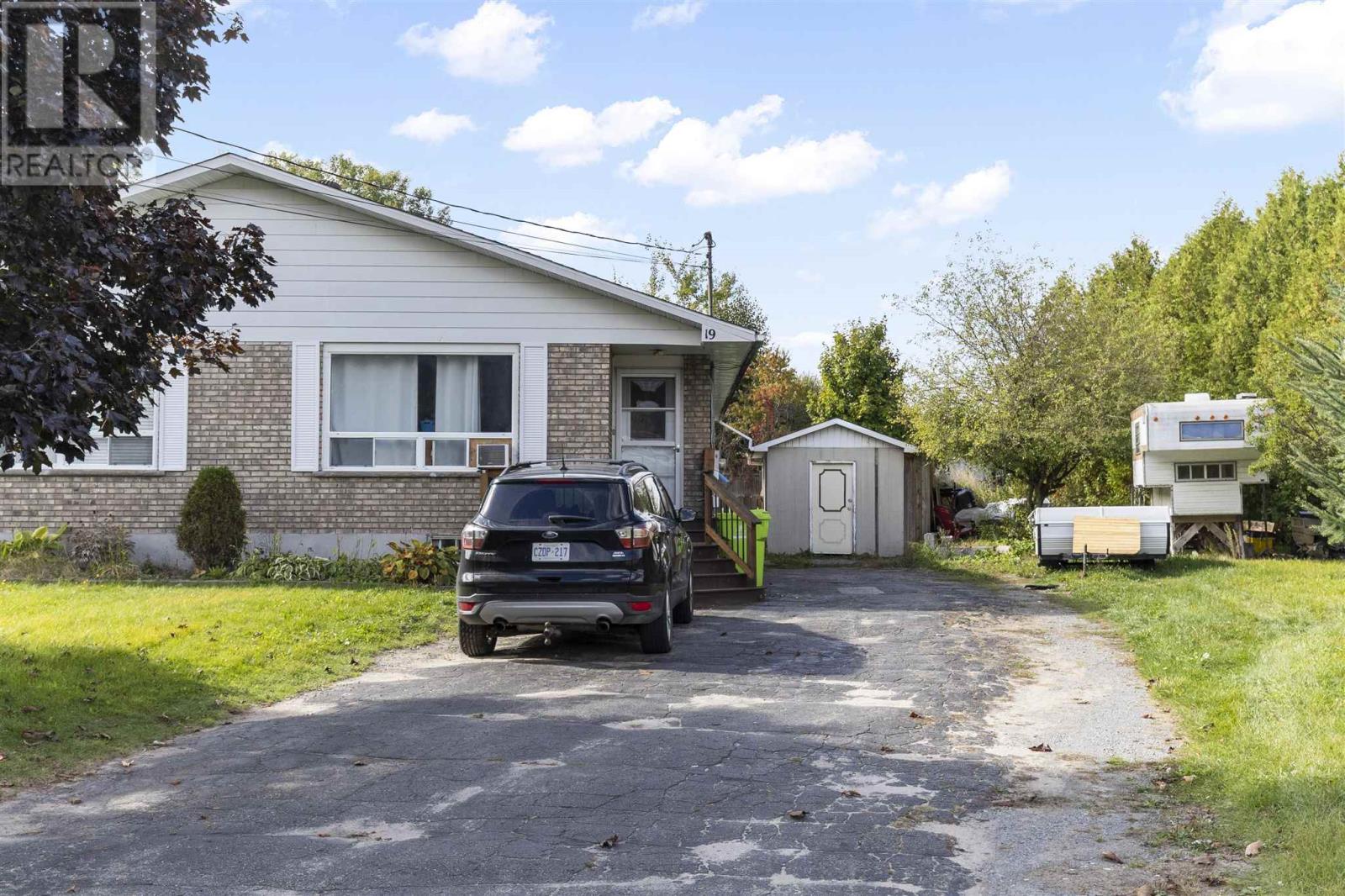 19 Silver Birch Dr, Sault Ste. Marie, ON P6A 4X6