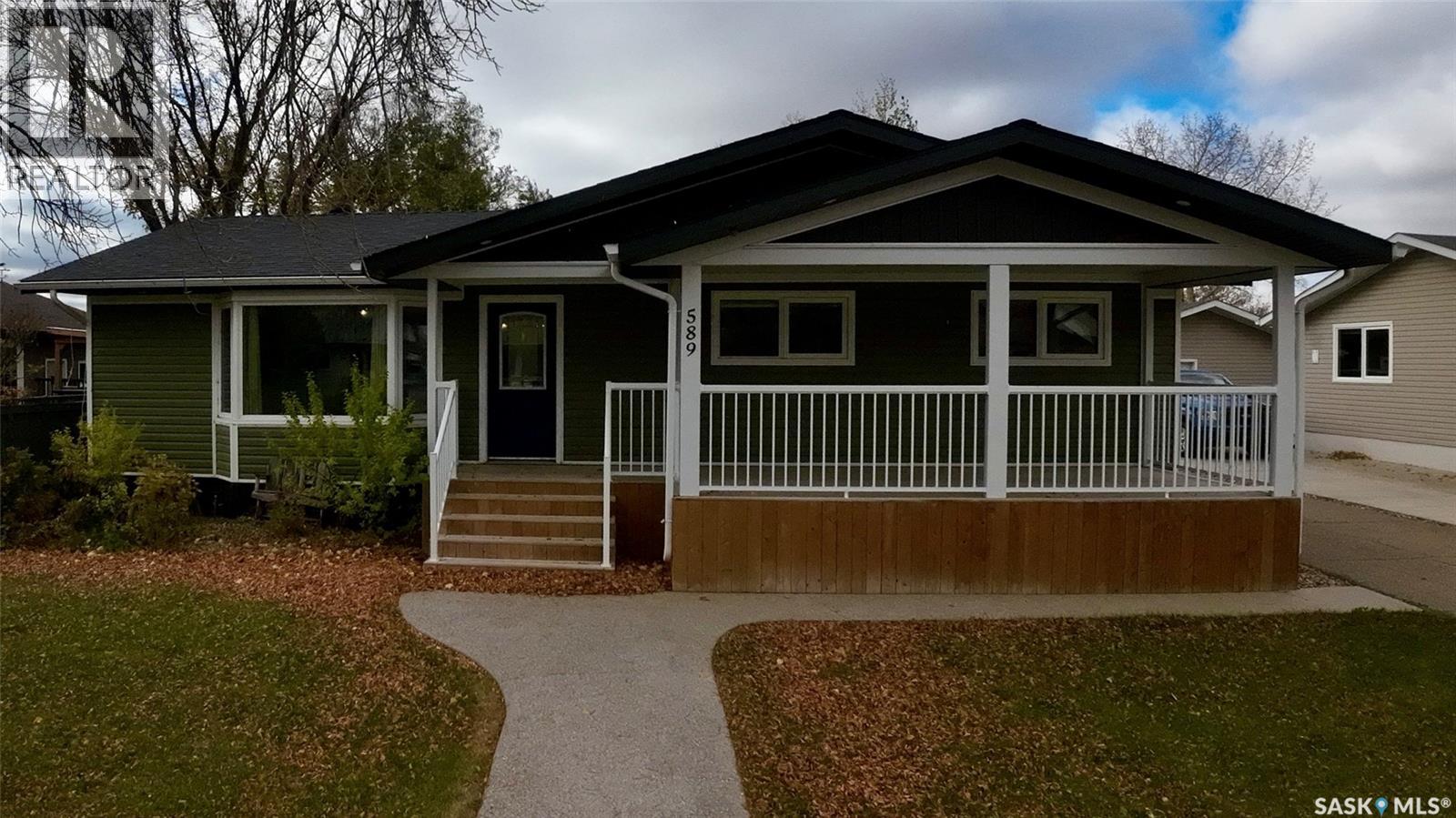 589 Poplar Cres, Shaunavon, SK S0N 2M0