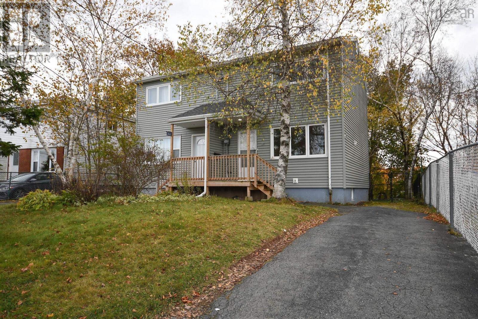 36 Regent Dr, Dartmouth, NS B2Y 3L1