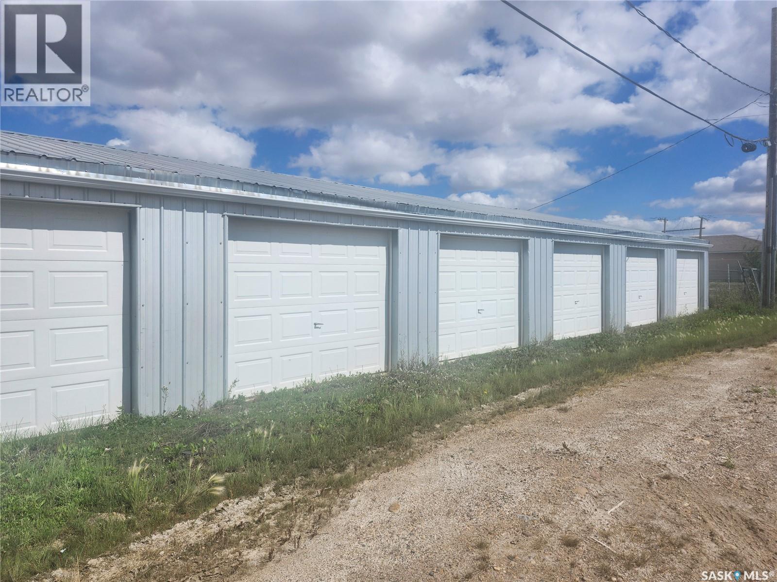 7 Avenue West, Gravelbourg, SK S0H 1X0