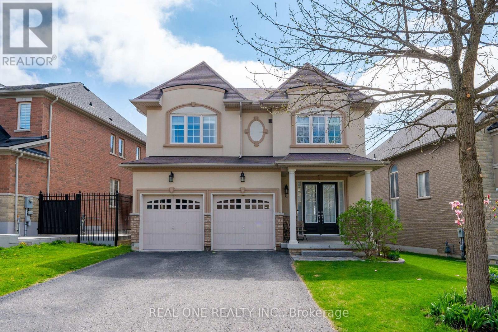 11 Zoran Ln, Vaughan, ON L6A 4E4