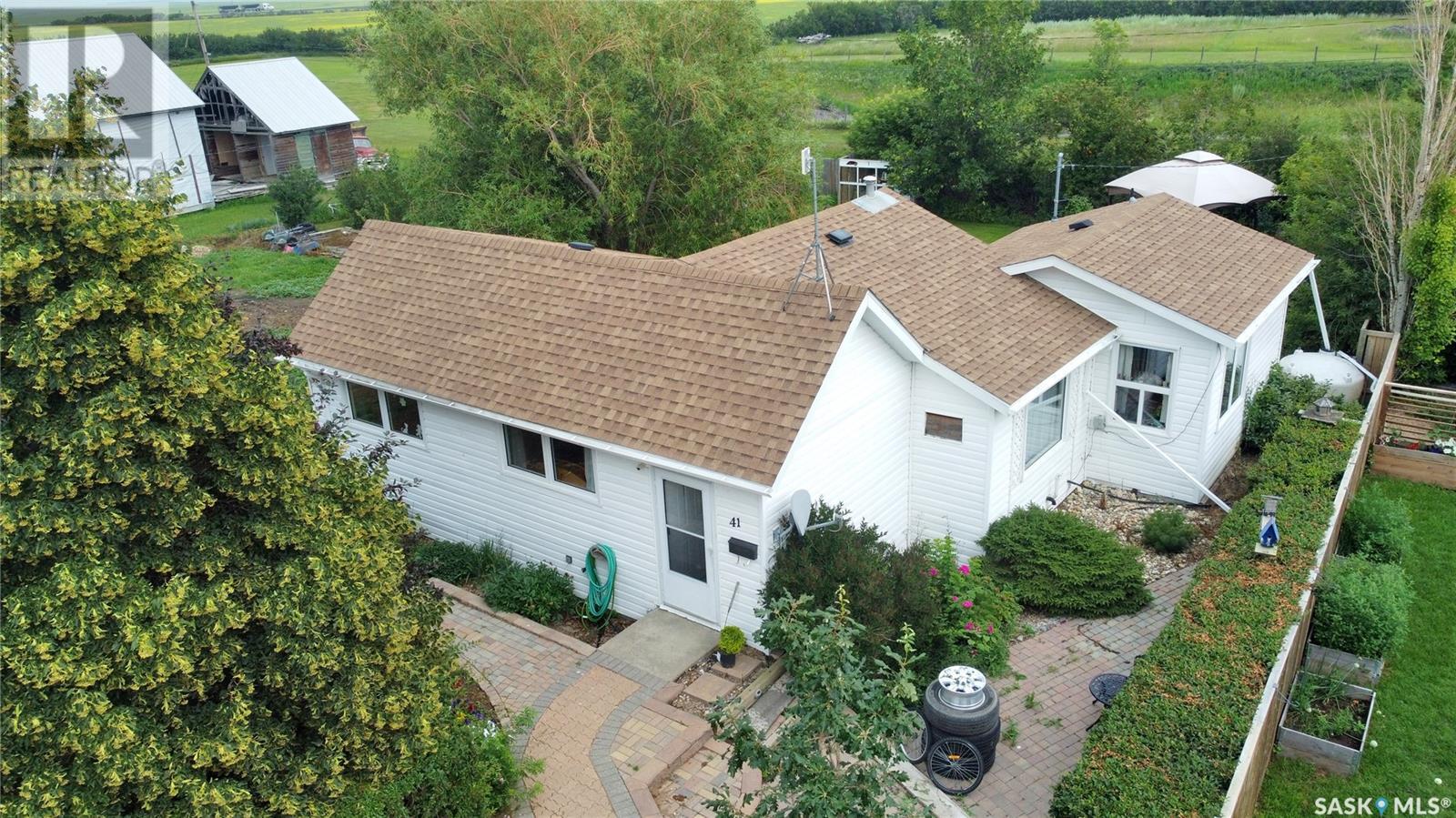 41 Main St, Tuxford, SK S0H 4C0