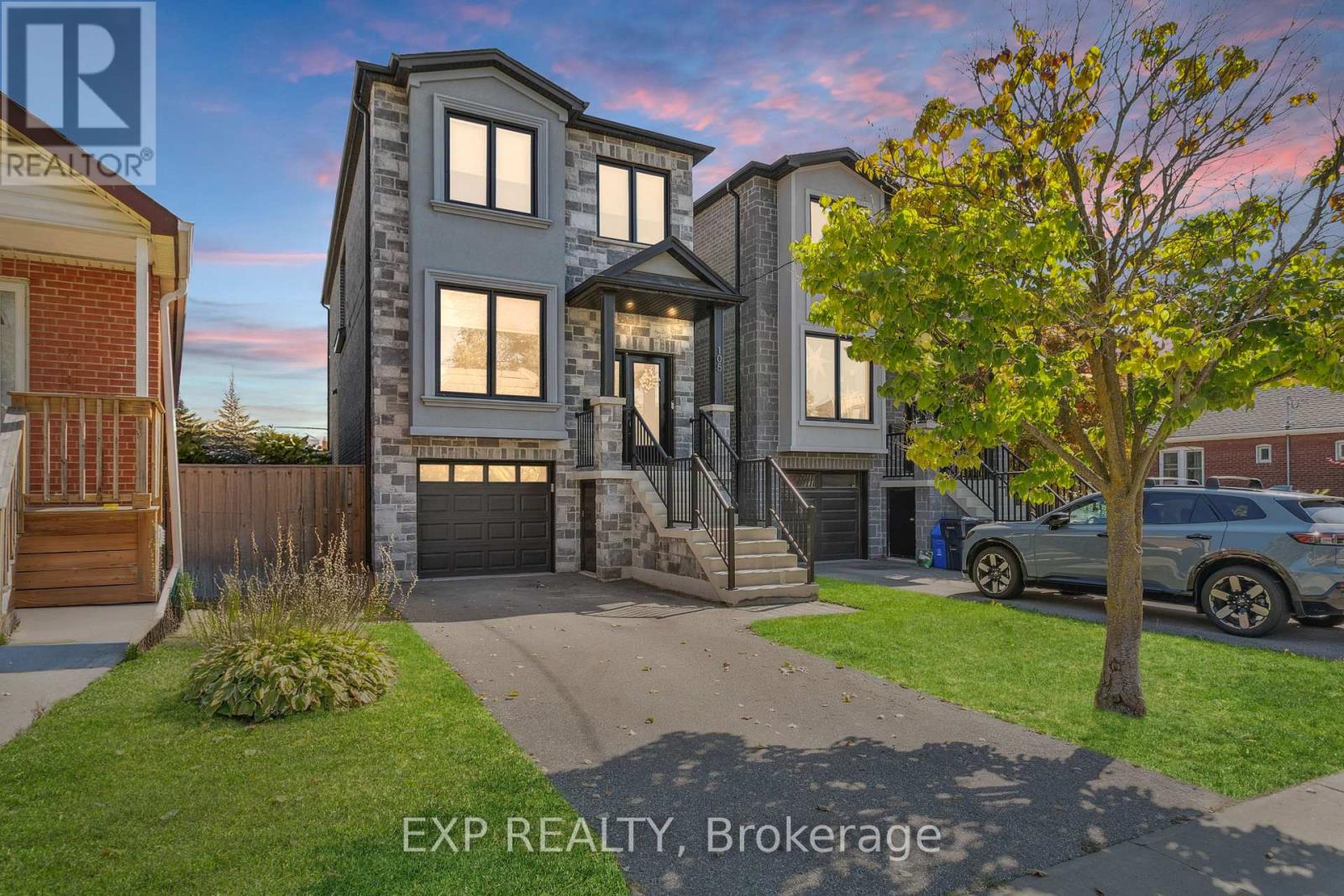 105 Twenty Second St, Toronto, ON M8V 3M5