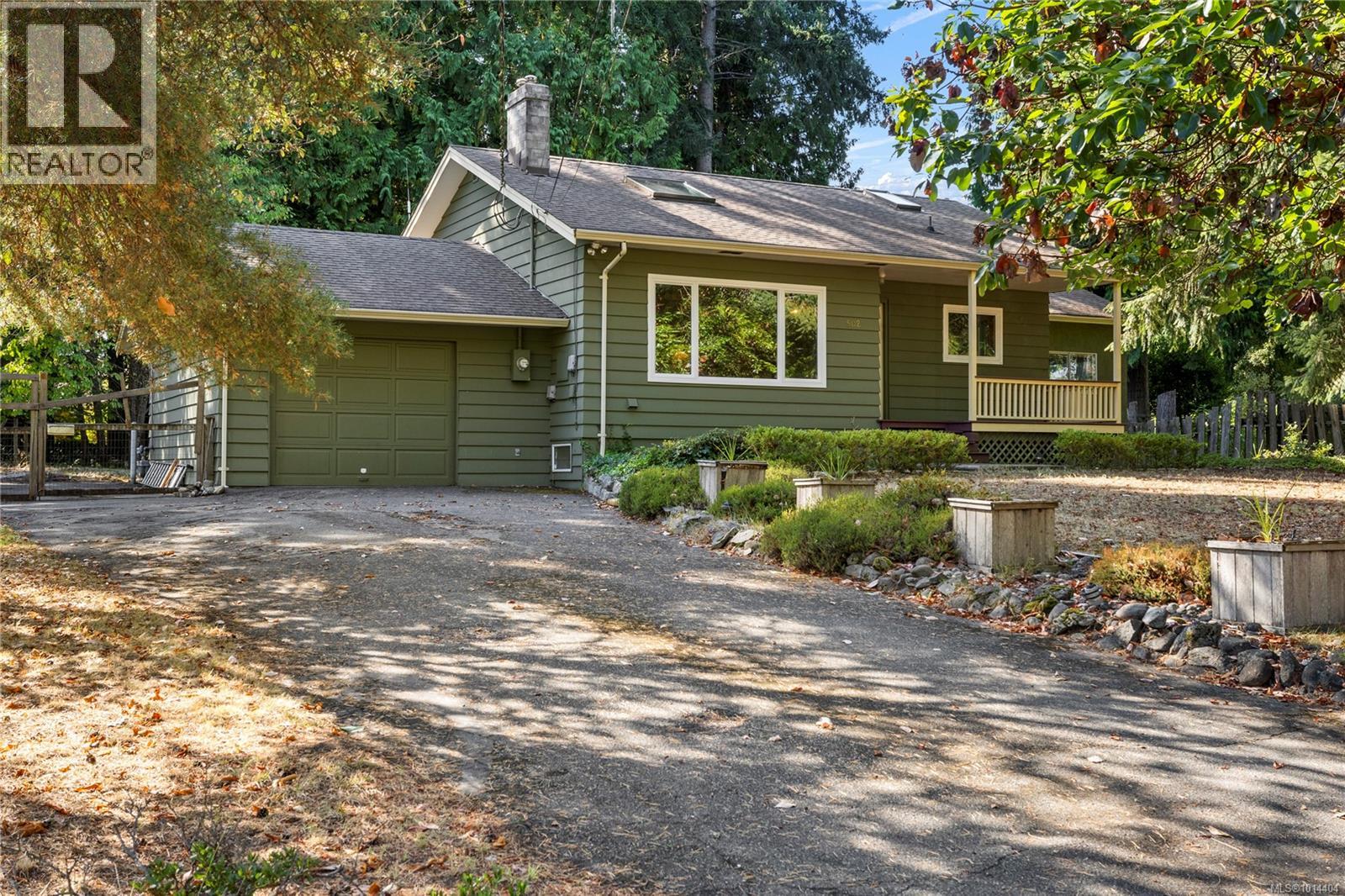502 Quatna Rd, Qualicum Beach, BC V9K 1B4