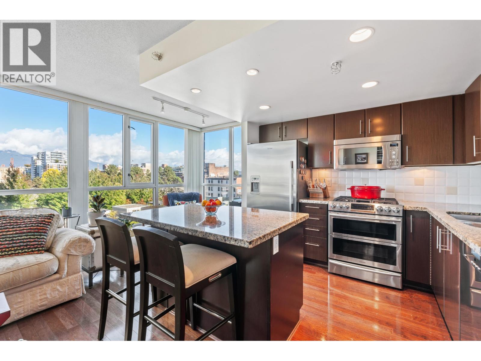 120 Milross Avenue Unit 701, Vancouver, BC V6A 4K7