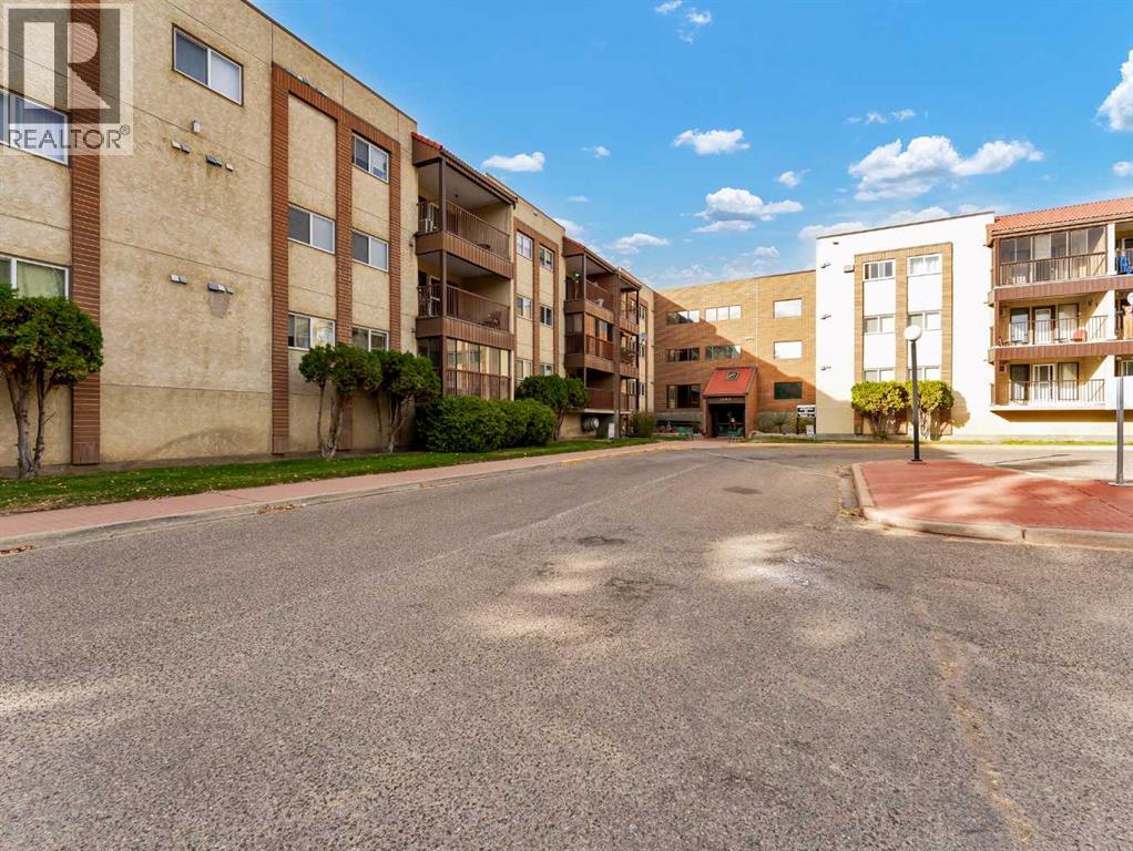 3090 15 Avenue Se Unit 204, Medicine Hat, AB T1B 3Z3