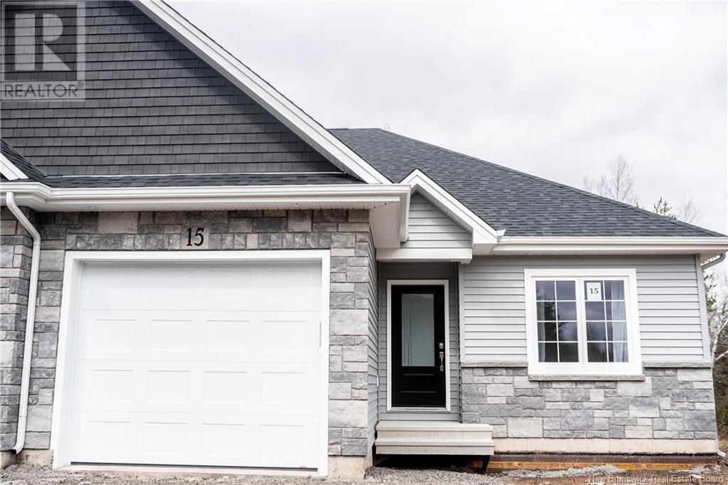 40 Hamel Dr, Quispamsis, NB E2E 4T4