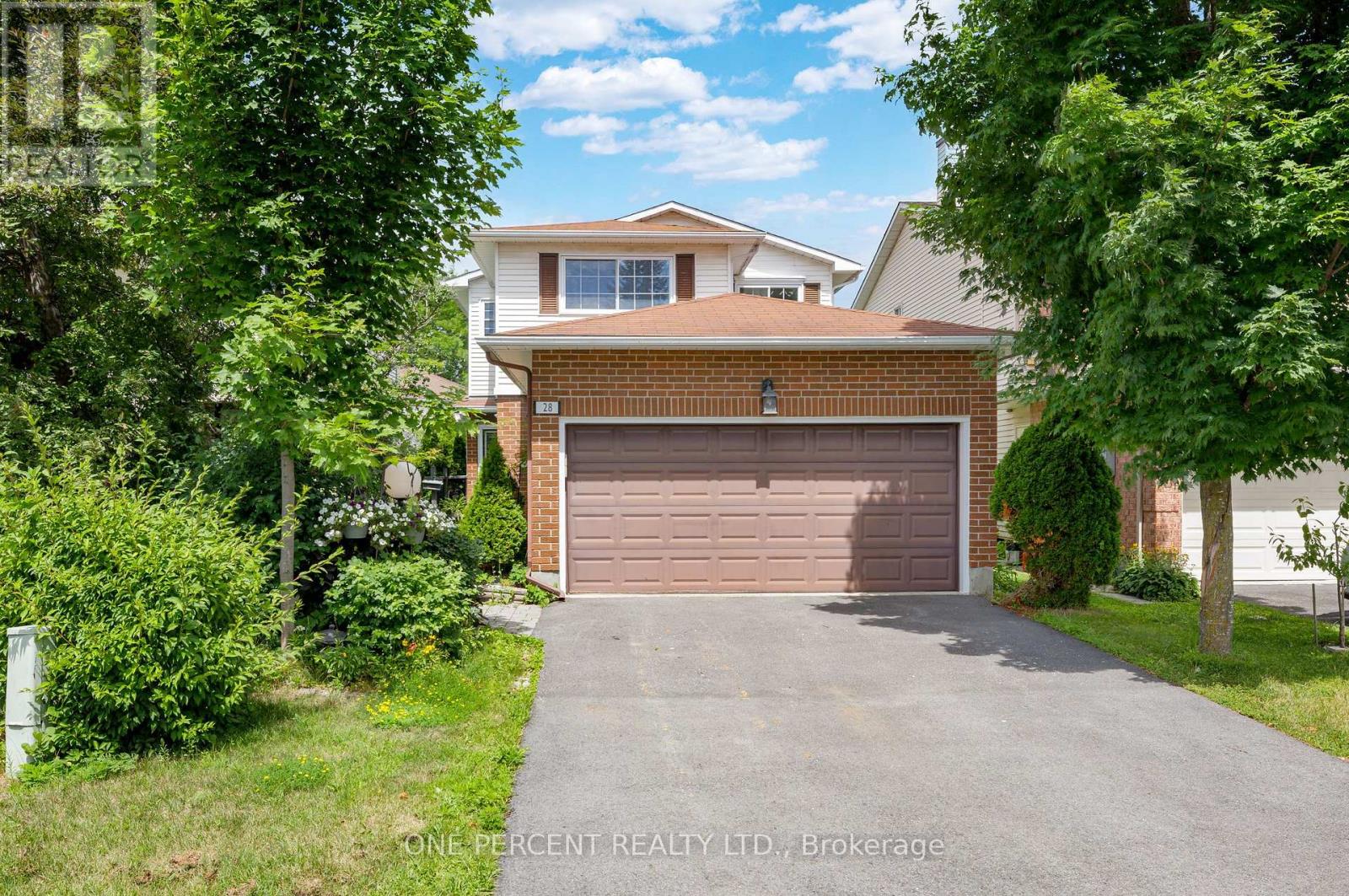 28 Chickasaw Cres, Ottawa, ON K2M 1M4