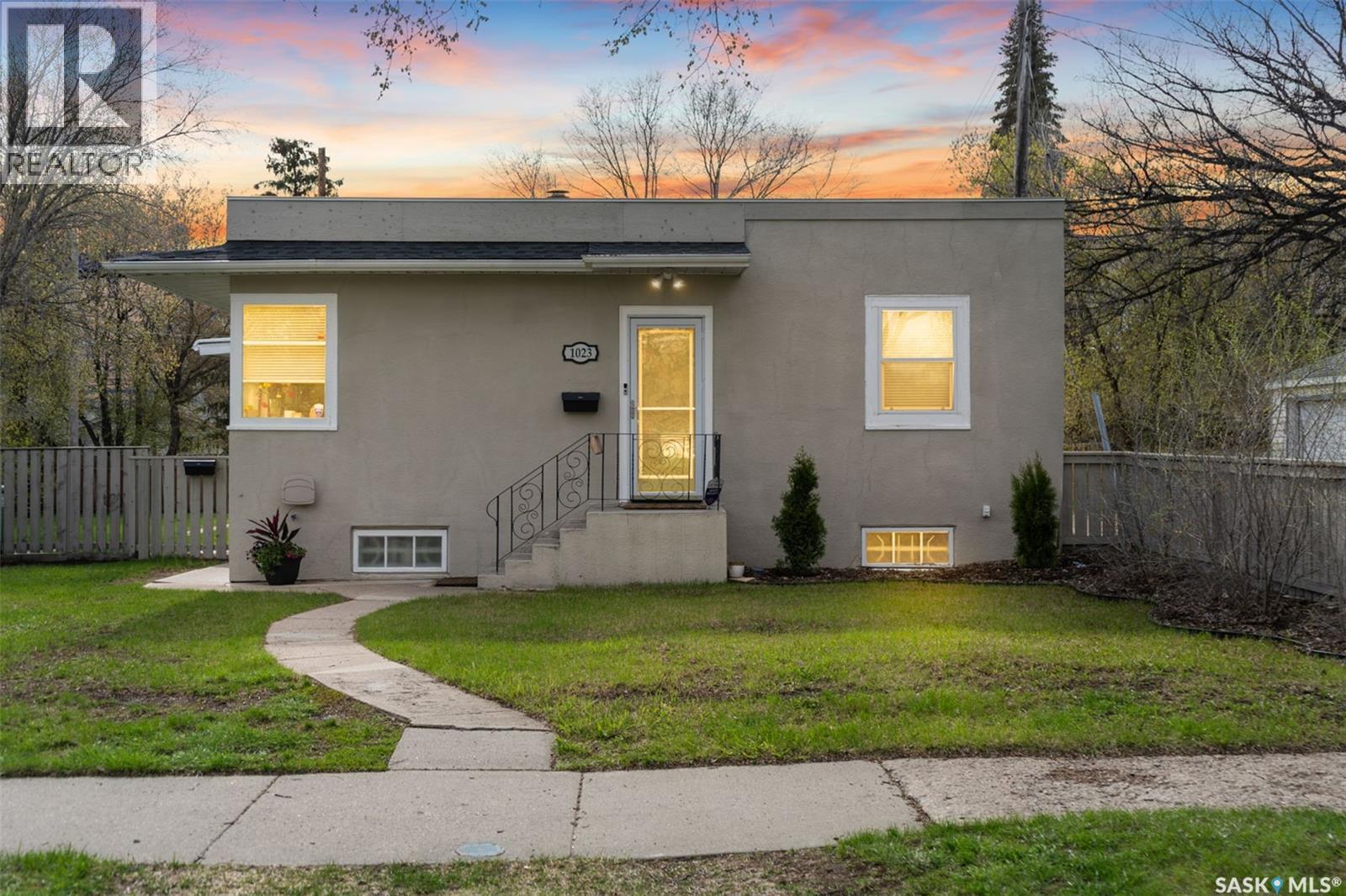 1023 G Ave N, Saskatoon, SK S7L 2A1