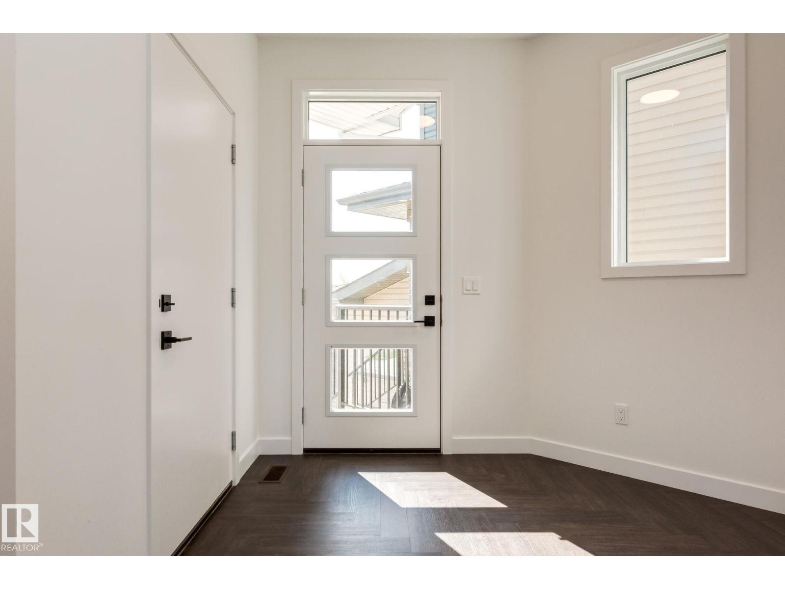 2128 Crossbill Ln NW, Edmonton, AB T5S 0W3