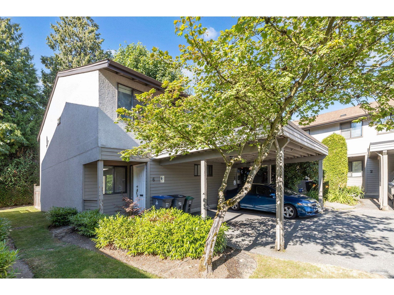 9955 140 Street Unit 6, Surrey, BC V3T 4M4