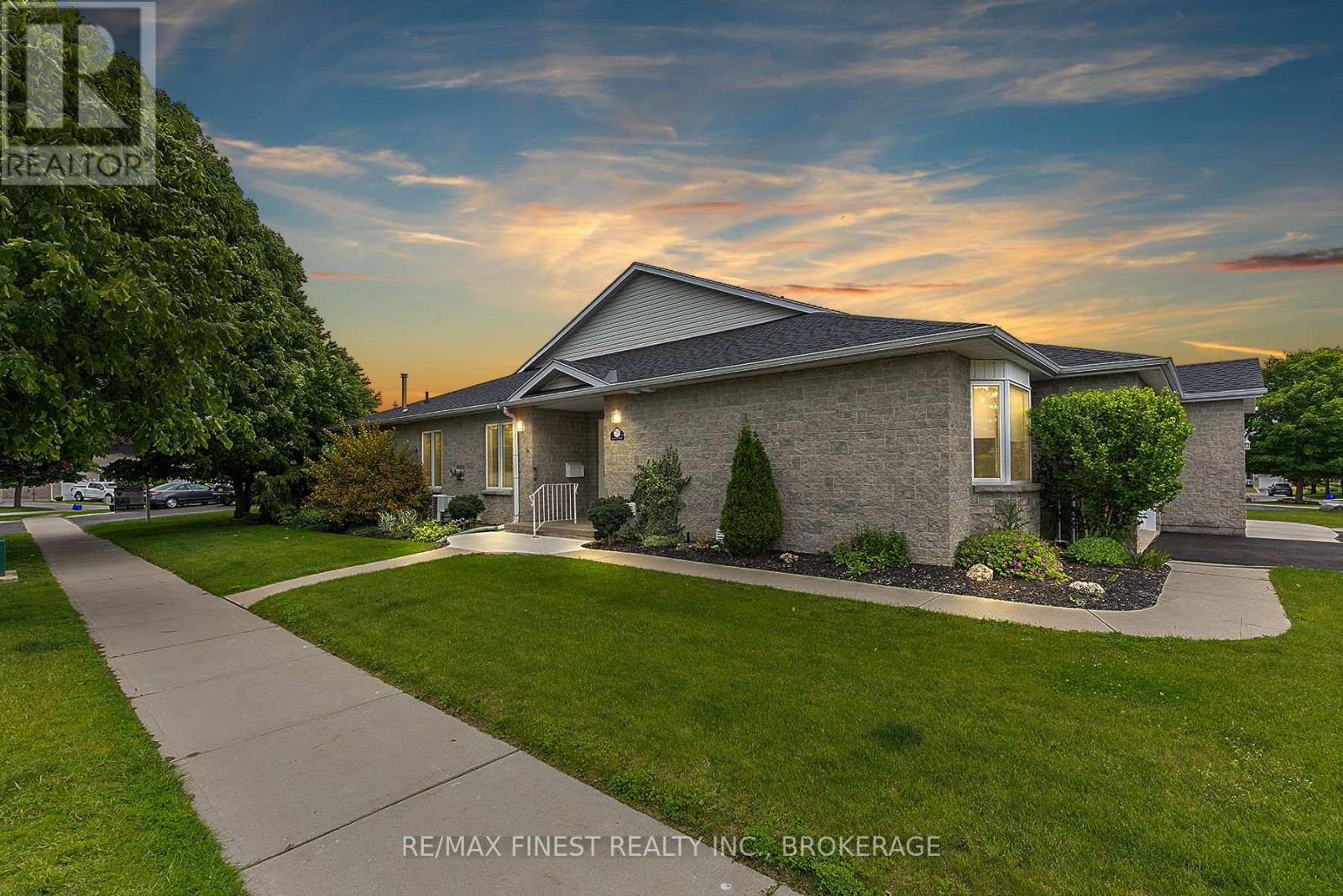 715 Millwood Dr, Kingston, ON K7M 8Z2