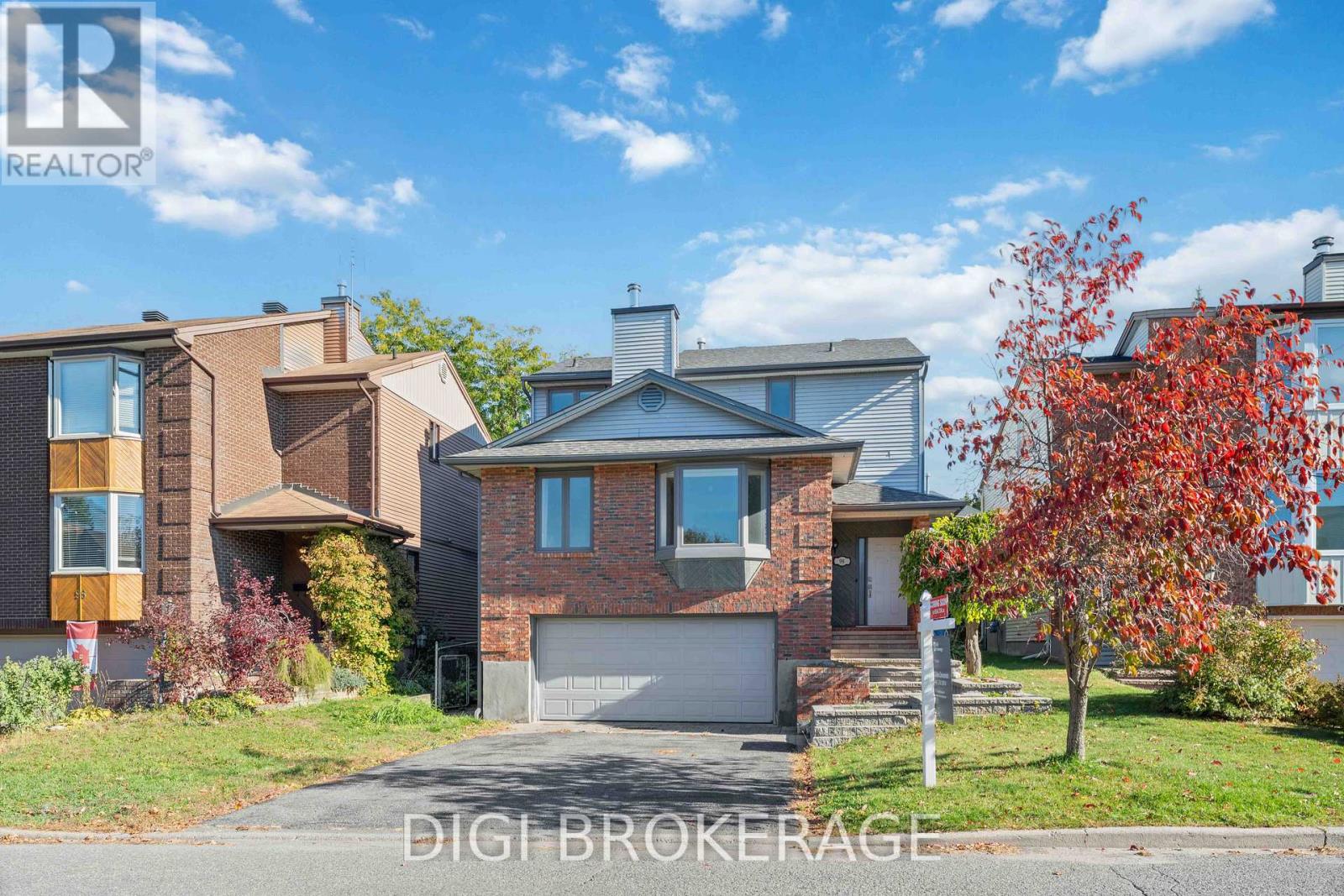 98 Gillespie Cres, Ottawa, ON K1V 0J2