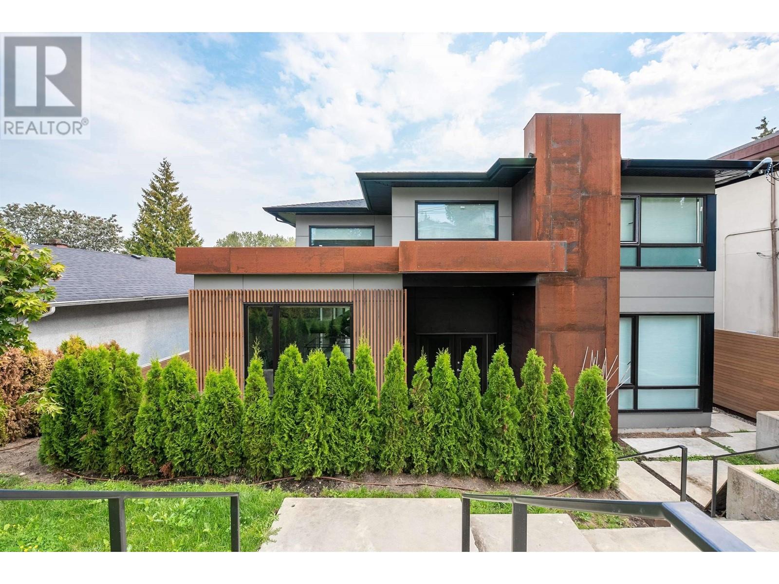6192 Elgin Ave, Burnaby, BC V5H 3S4