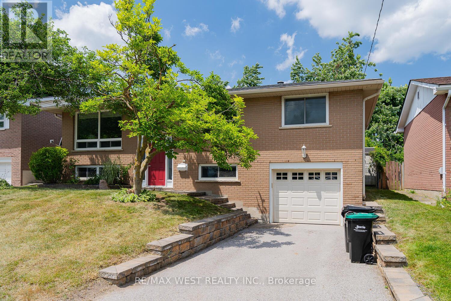 142 Cundles Rd E, Barrie, ON L4M 2Z9