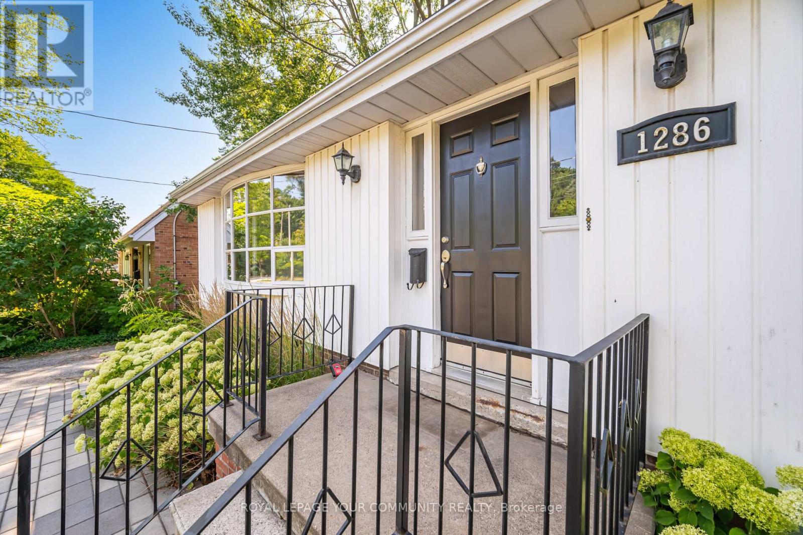 1286 Kipling Ave, Toronto, ON M9B 3N5