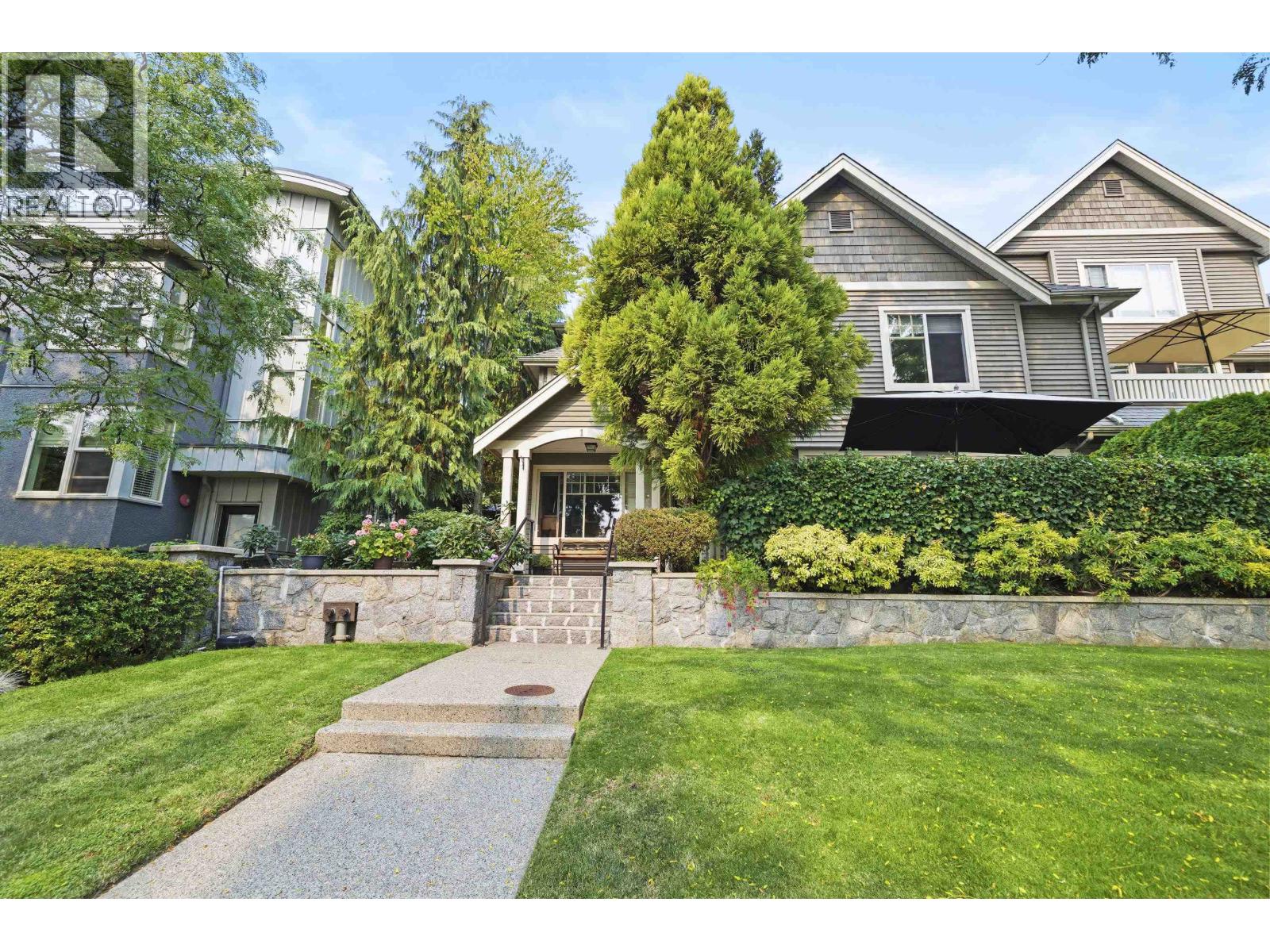 222 E 5th Street Unit 1, North Vancouver, BC V7L 1L7