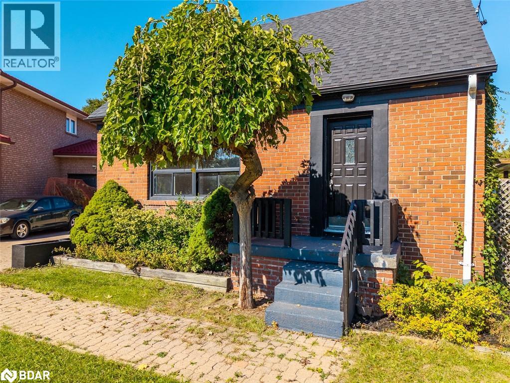 65 Barrhead Cres, Toronto, ON M9W 3Z8