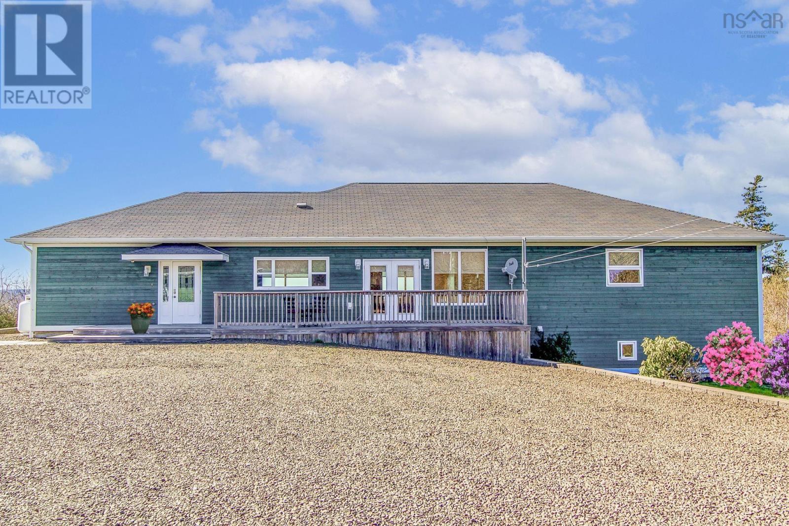 10 Basin View Dr, Smiths Cove, NS B0S 1S0