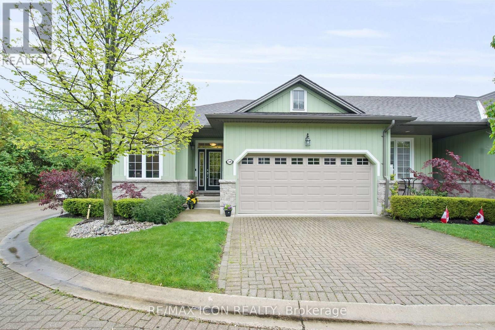 34 Oakwood Links Ln, South Huron, ON N0M 1T0