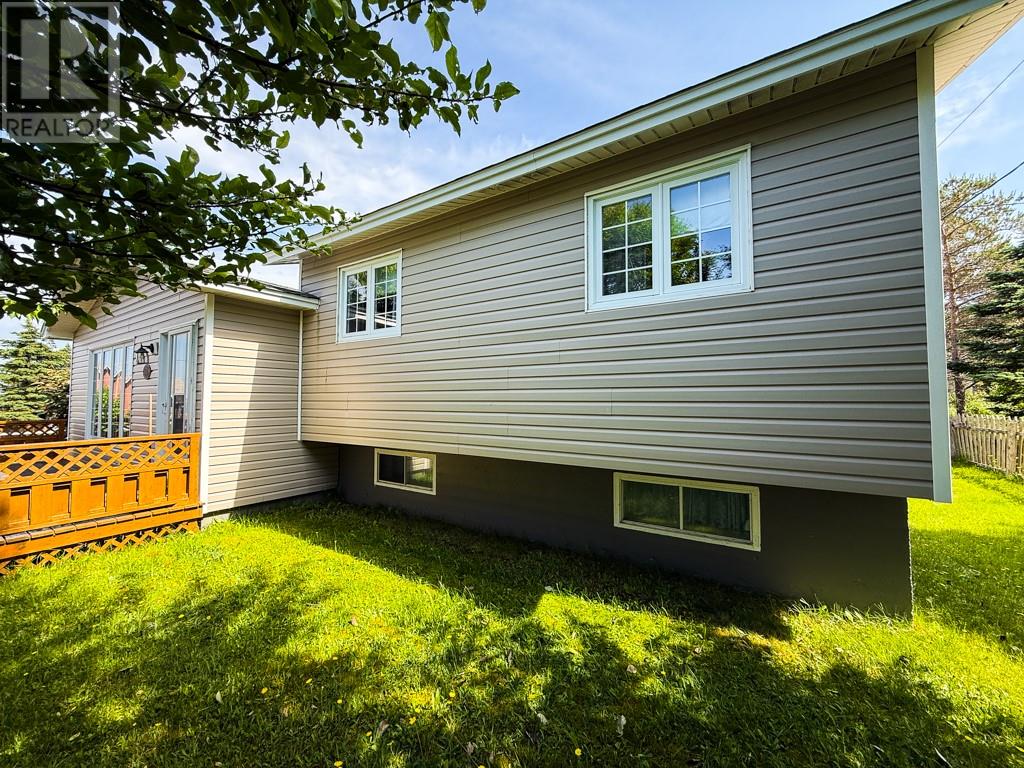 220 George Mercer Dr #a, Bay Roberts, NL A0A 1X0