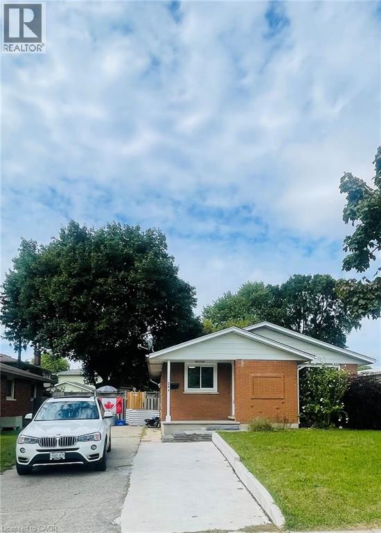 248 Cyrus St, Cambridge, ON N3H 1H3