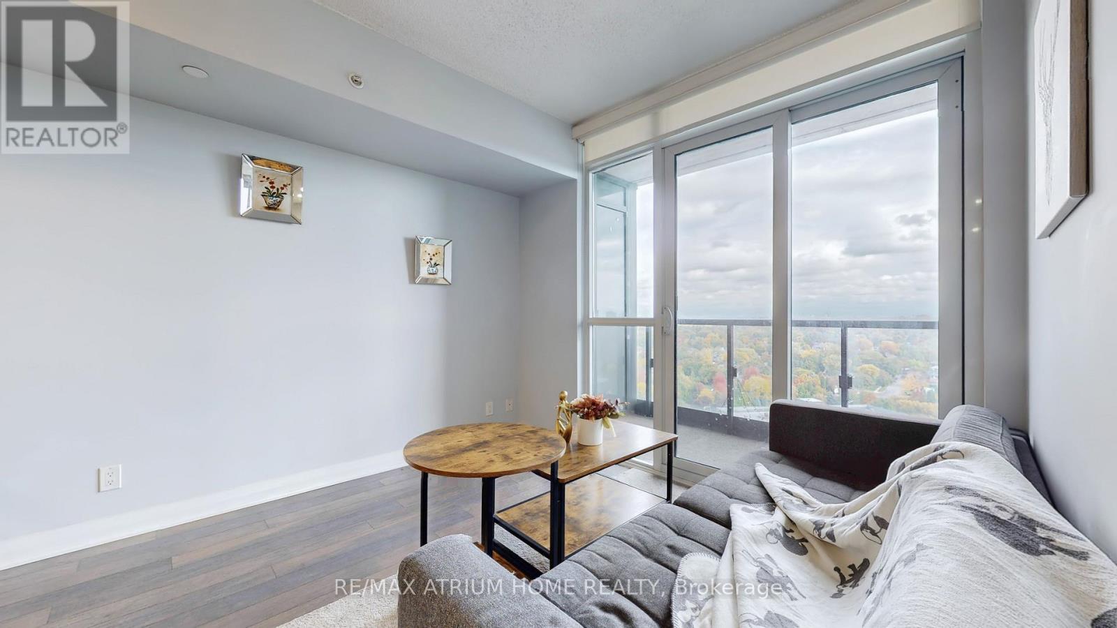 1803 5 Valhalla Inn Rd, Toronto, ON M9B 6C3