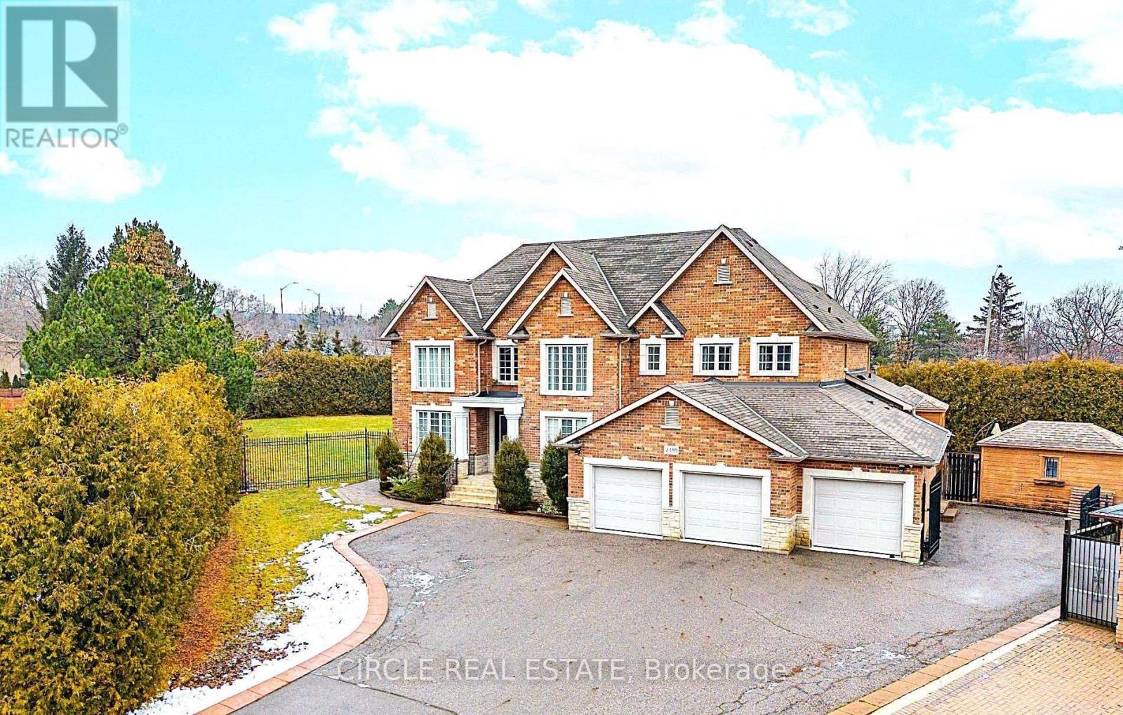 2489 Olinda Ct, Mississauga, ON L5C 4P5