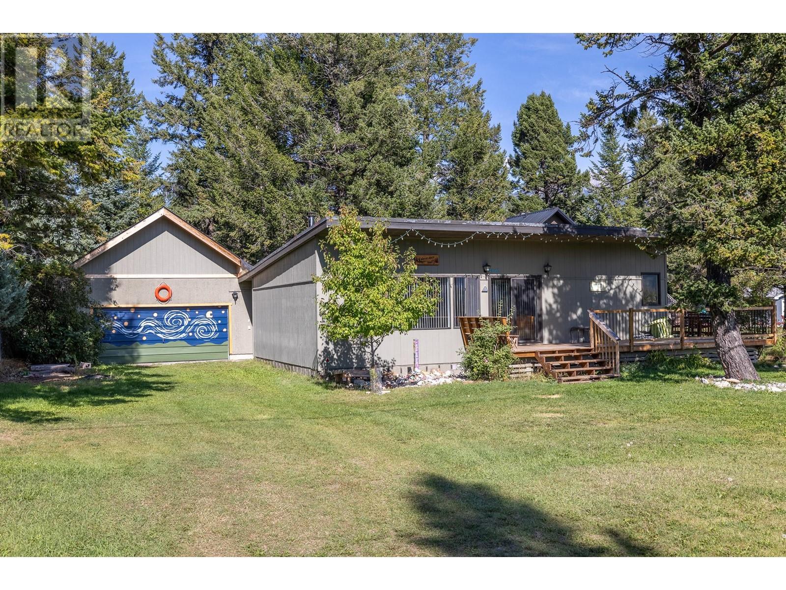 4661 Columere Rd, Fairmont Hot Springs, BC V0B 1L2