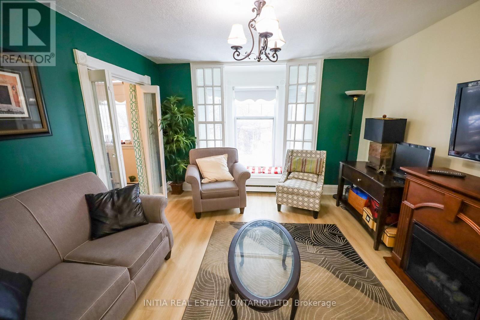 552 Adelaide St N, London, ON N6B 3J5