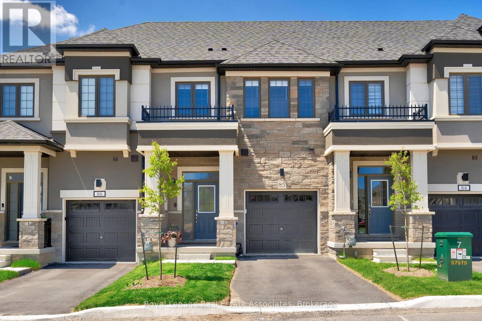 85 305 Garner Rd W, Hamilton, ON L9G 3K9