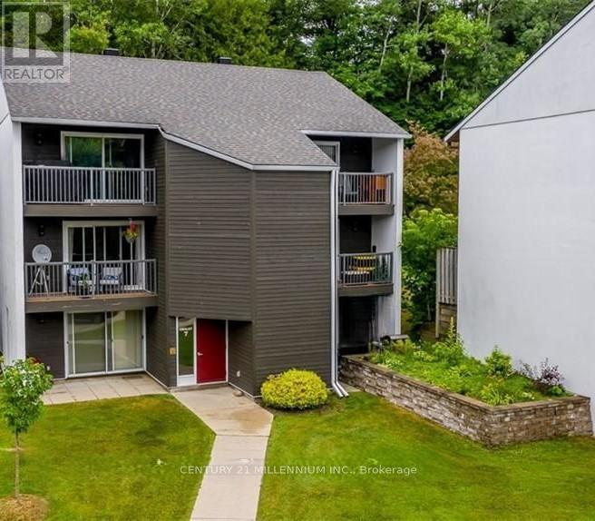 114 1102 Horseshoe Valley Rd W, Oro-Medonte, ON L4M 4Y8