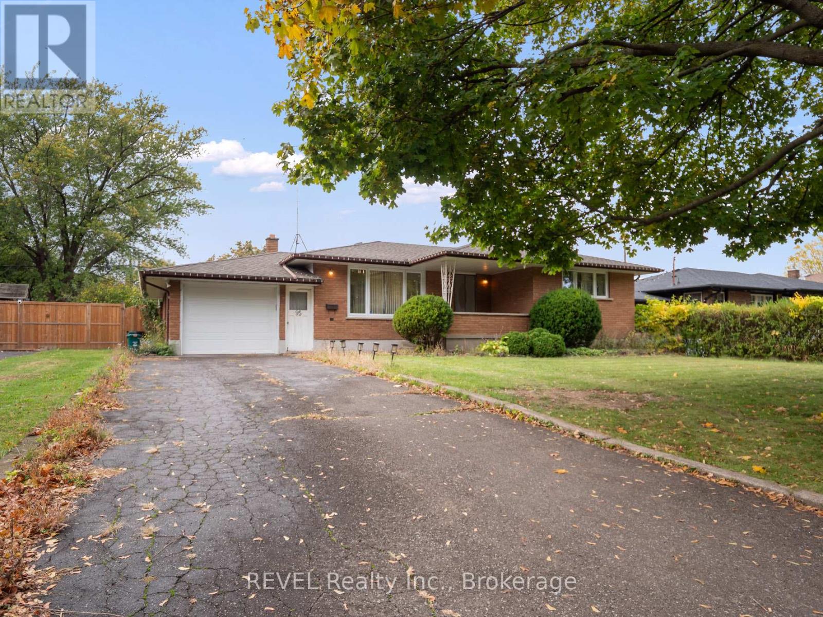 95 Windward St, St. Catharines, ON L2M 4C4