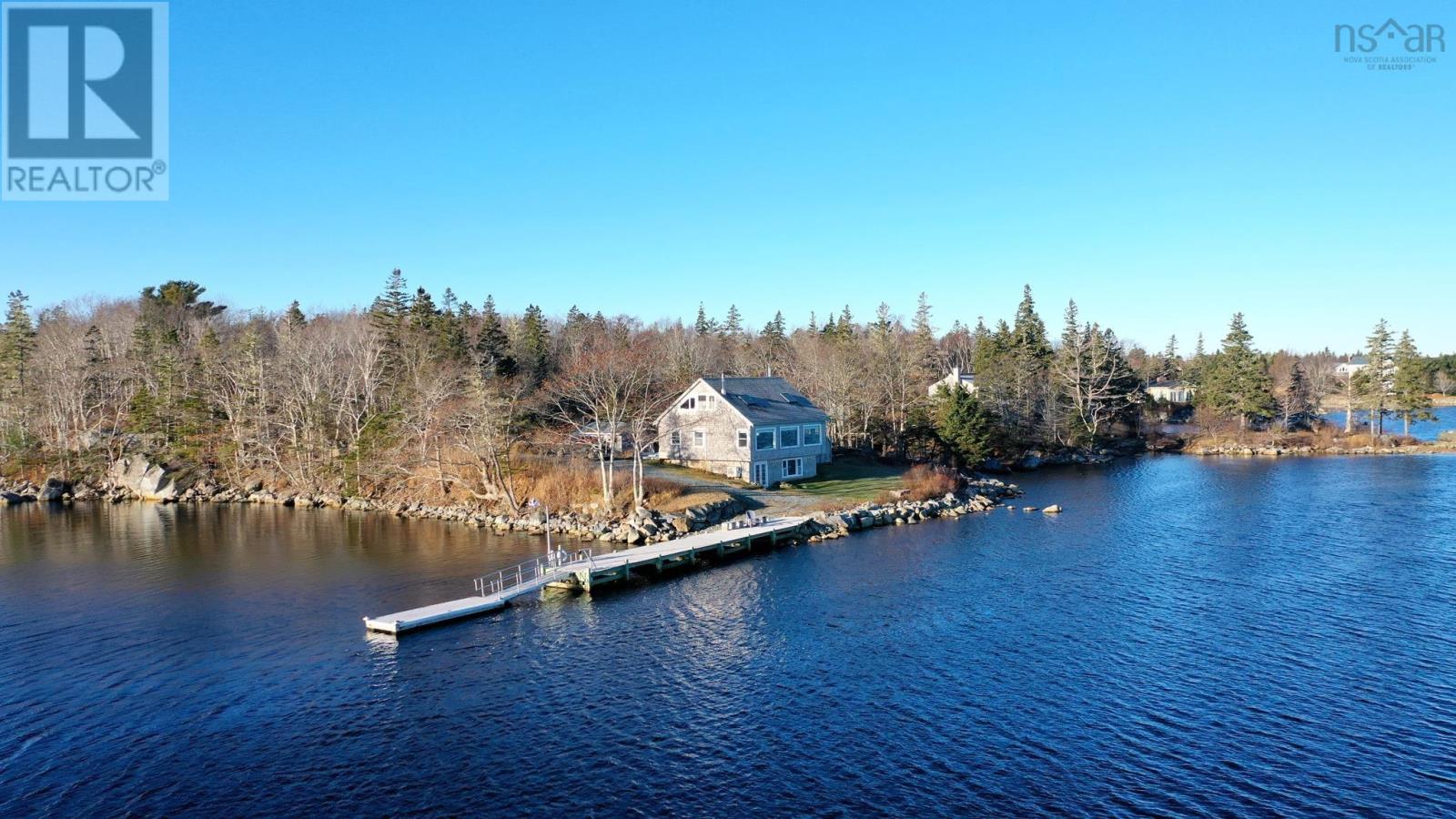 226 S West Cove Rd, Port Medway, NS B0J 2T0