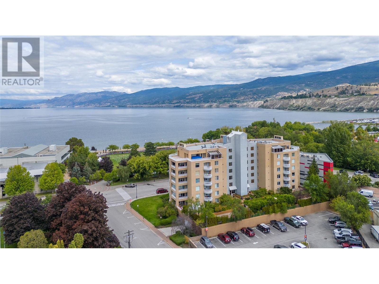 86 Lakeshore Drive Unit 304, Penticton, BC V2A 1B5
