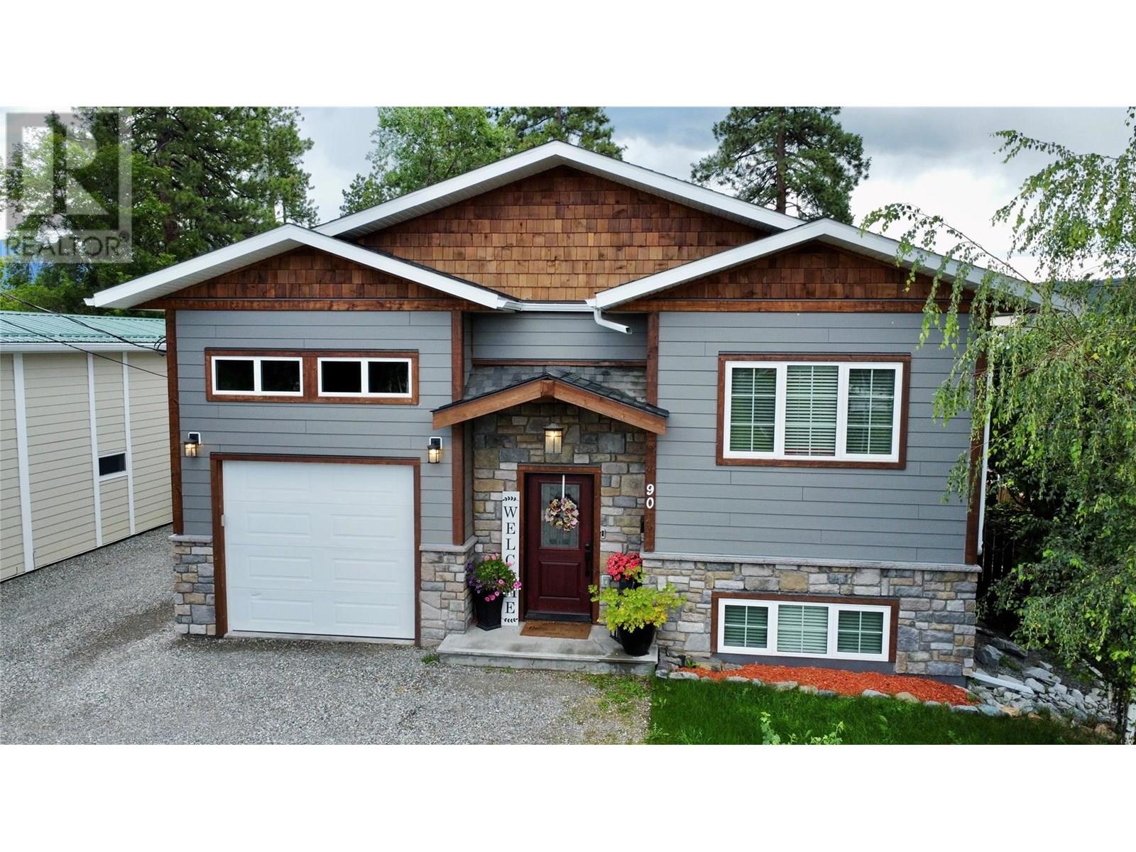90 Wattsville Rd, Cranbrook, BC V1C 2A2