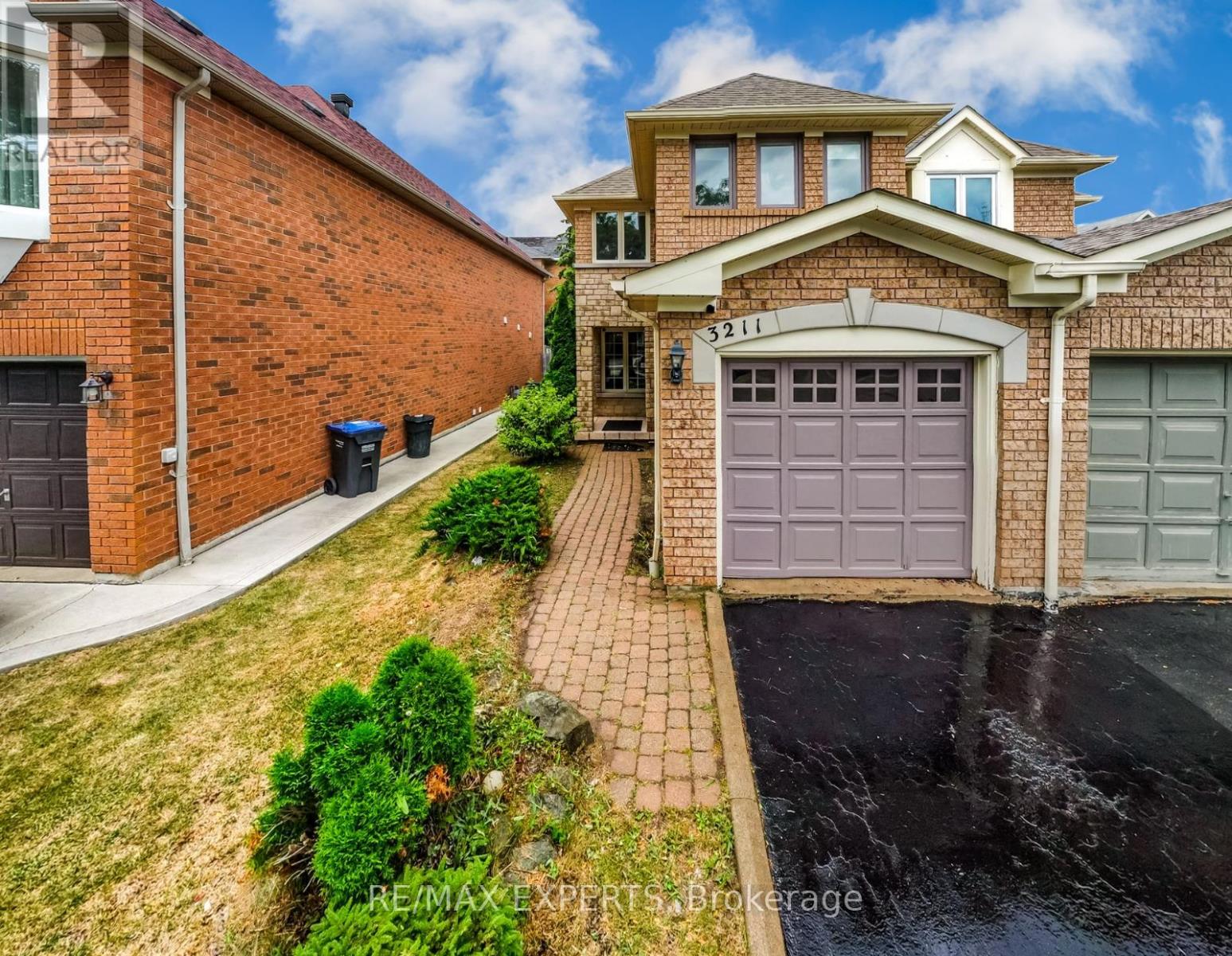 3211 Coralbean Pl, Mississauga, ON L5N 7C9