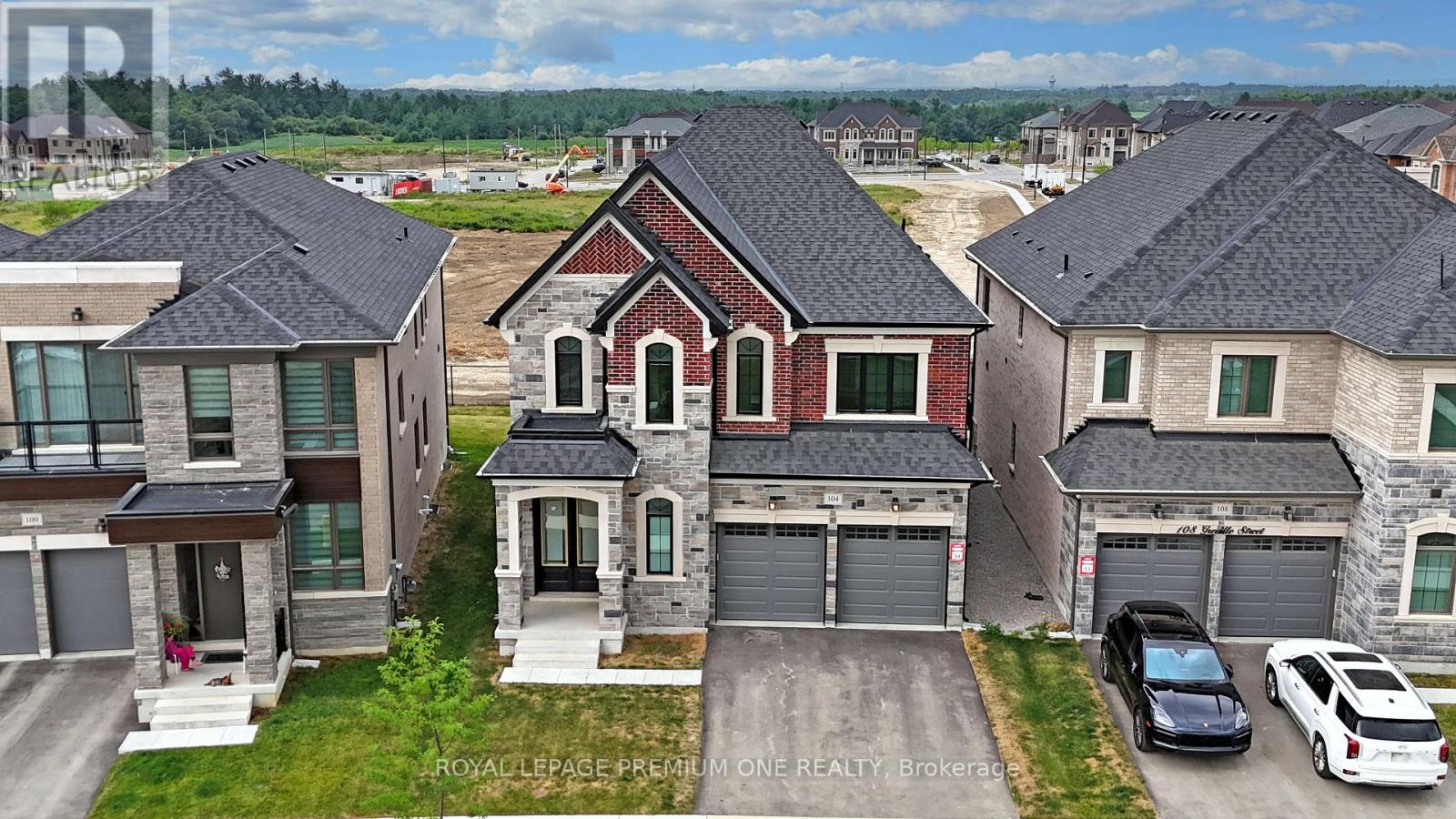 104 Greville St, Vaughan, ON L4H 4P7