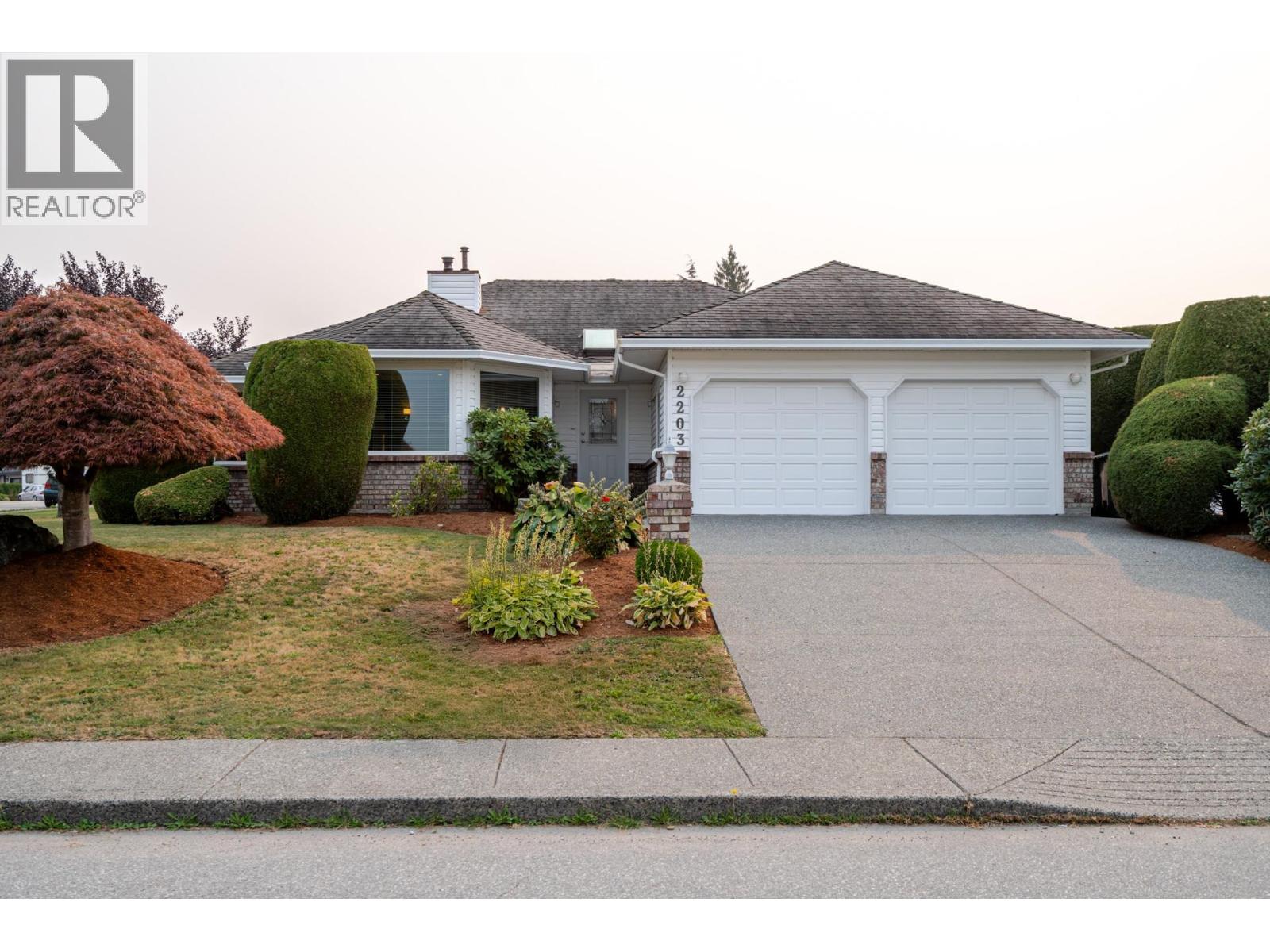 2203 Sorrento Dr, Coquitlam, BC V3K 6H6