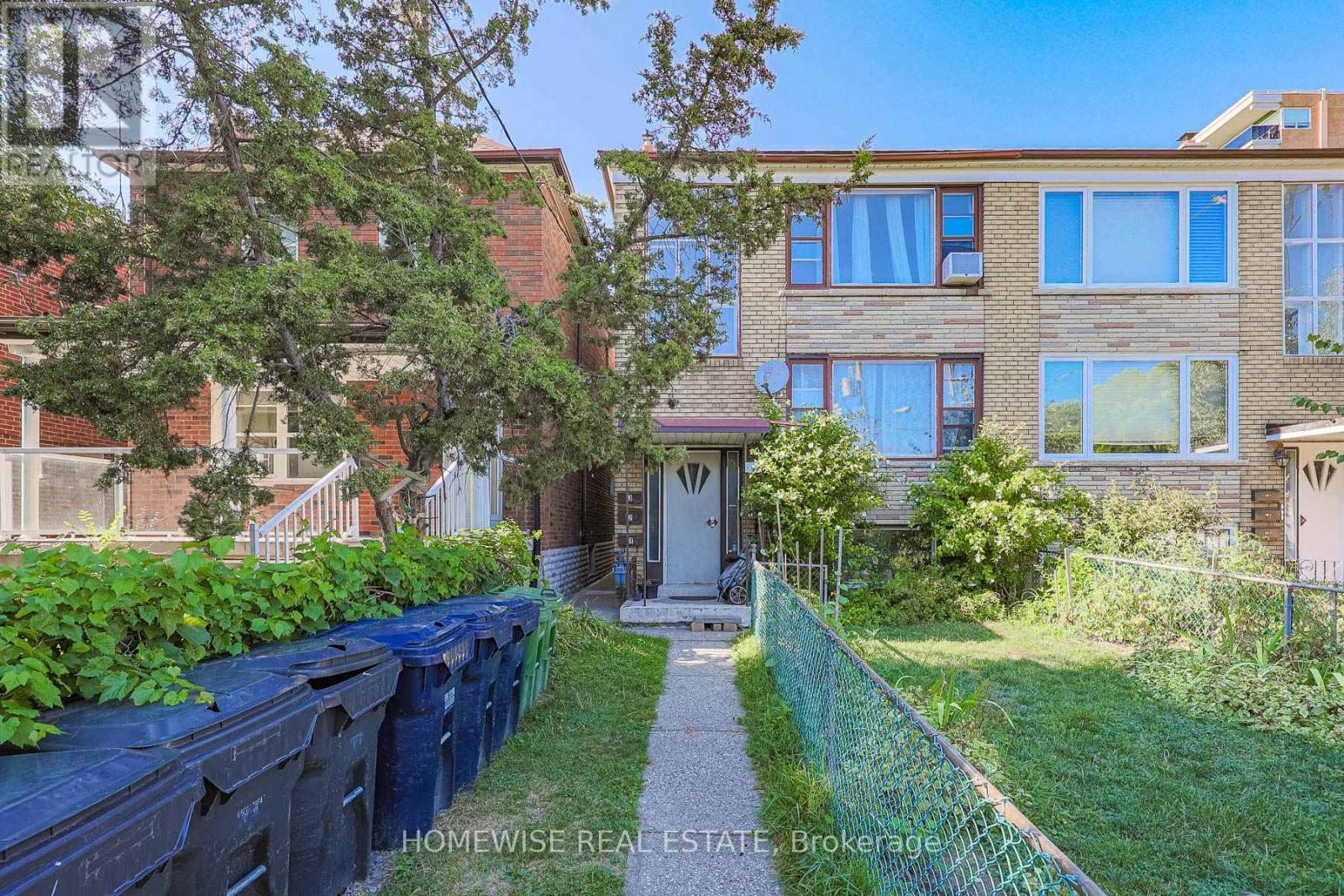 4 Lanark Ave, Toronto Oakwood Village, ON M6C 2B3