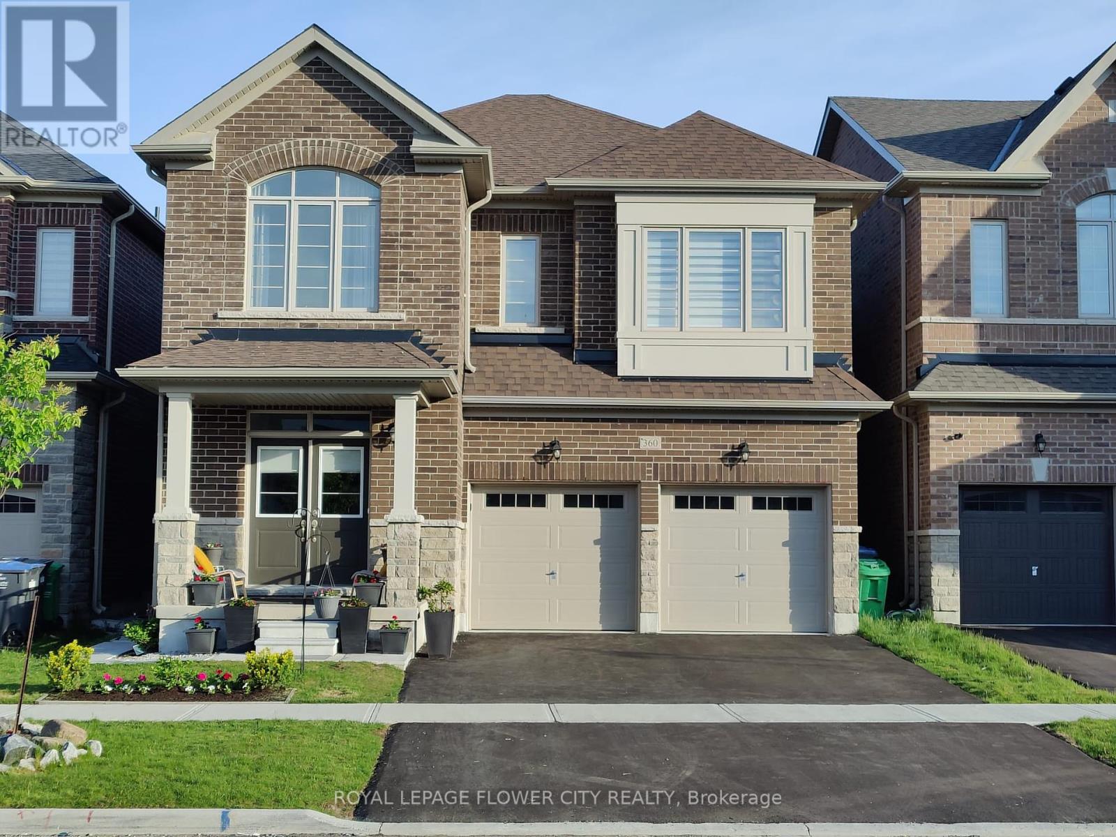 360 Valleyway Dr, Brampton, ON L6X 0N9