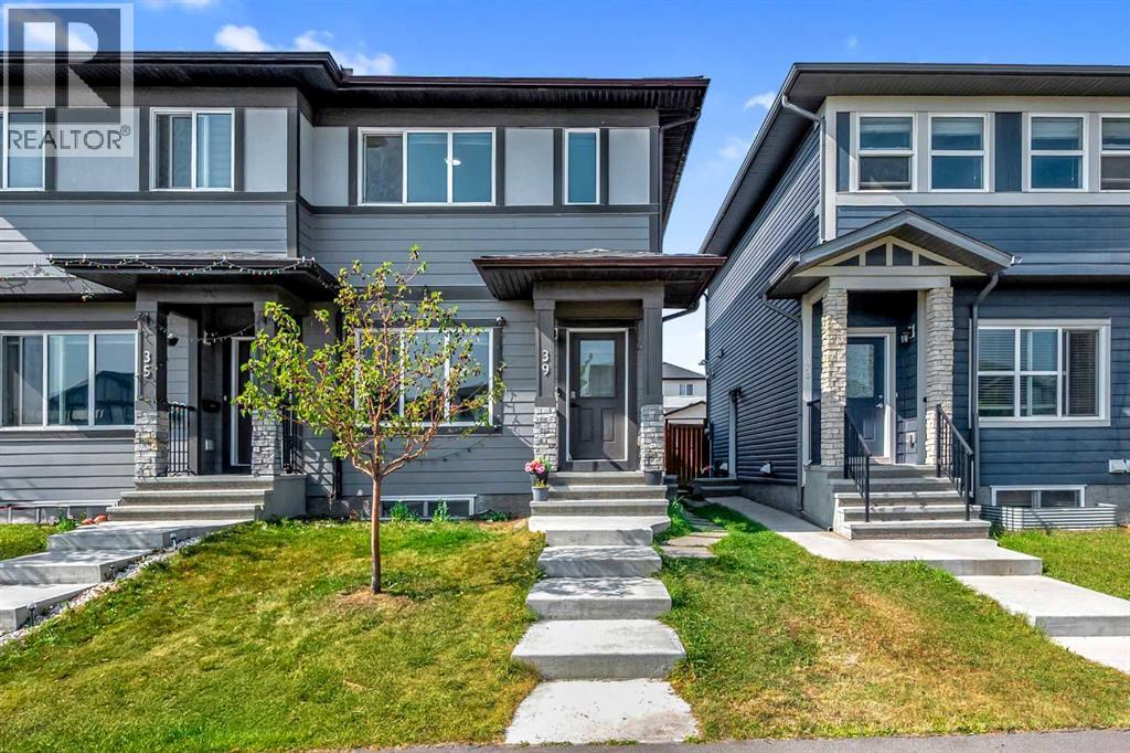 39 Cornerbrook Gate NE, Calgary, AB T3N 1L6