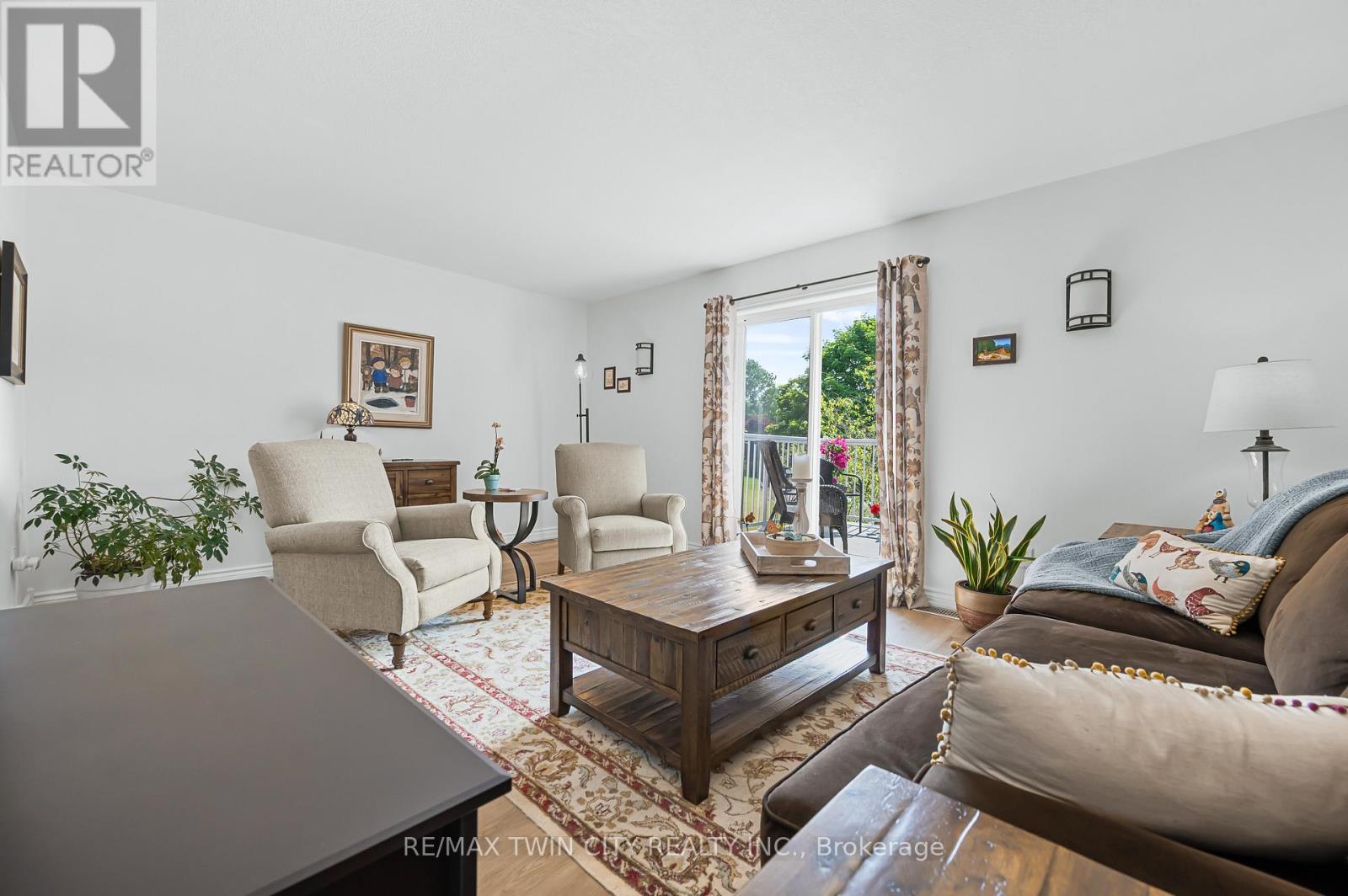 18 301 Carlow Rd, Central Elgin, ON N5L 1B7
