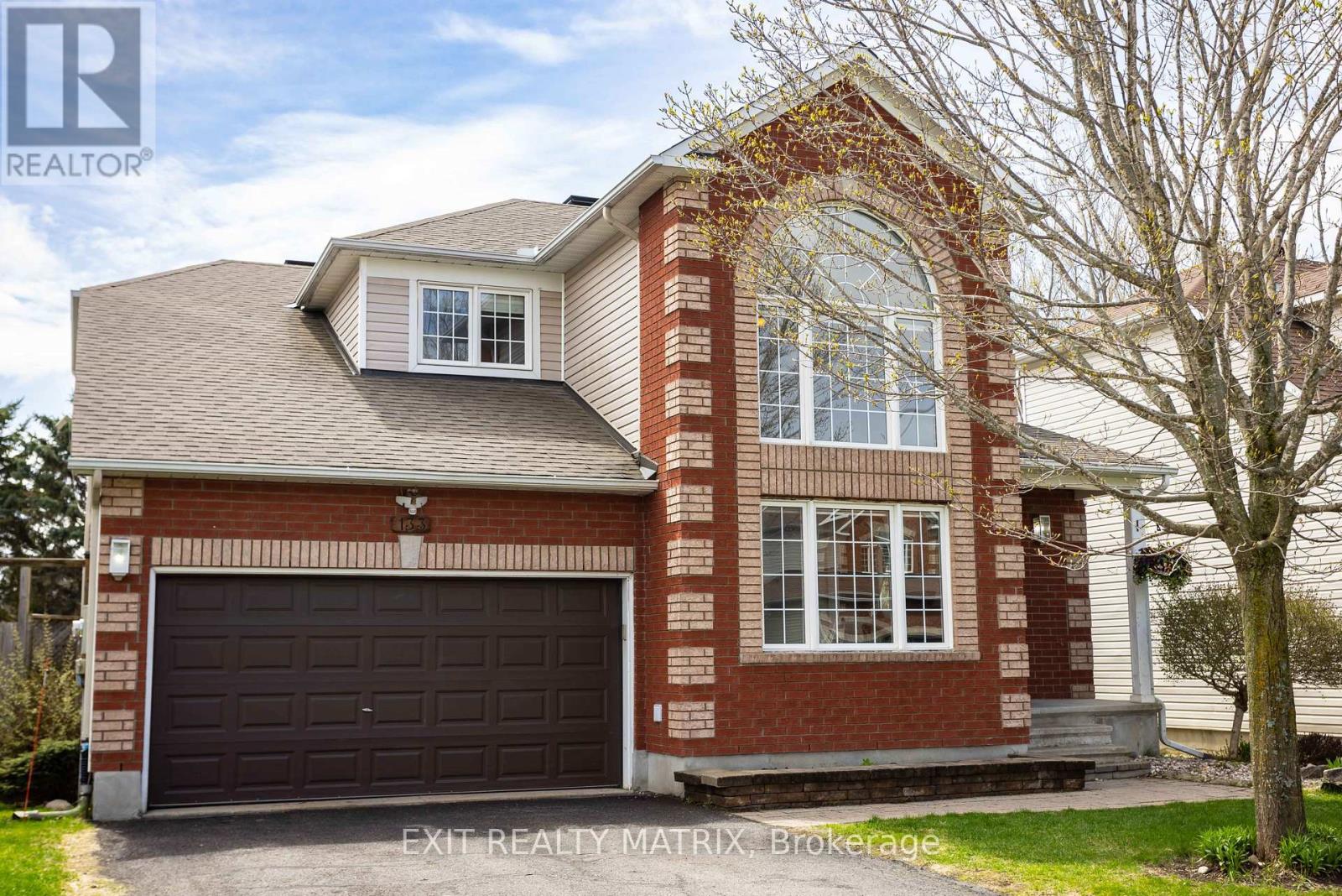 133 Labelle St, Russell, ON K0A 1W0