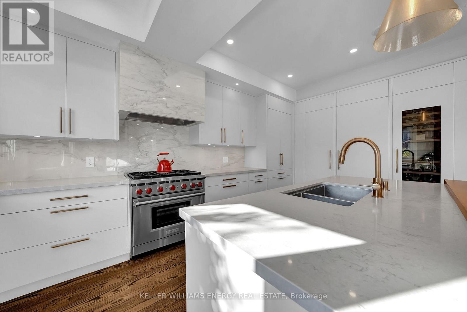 402 Bovin Ave, Oshawa, ON L1L 0C6