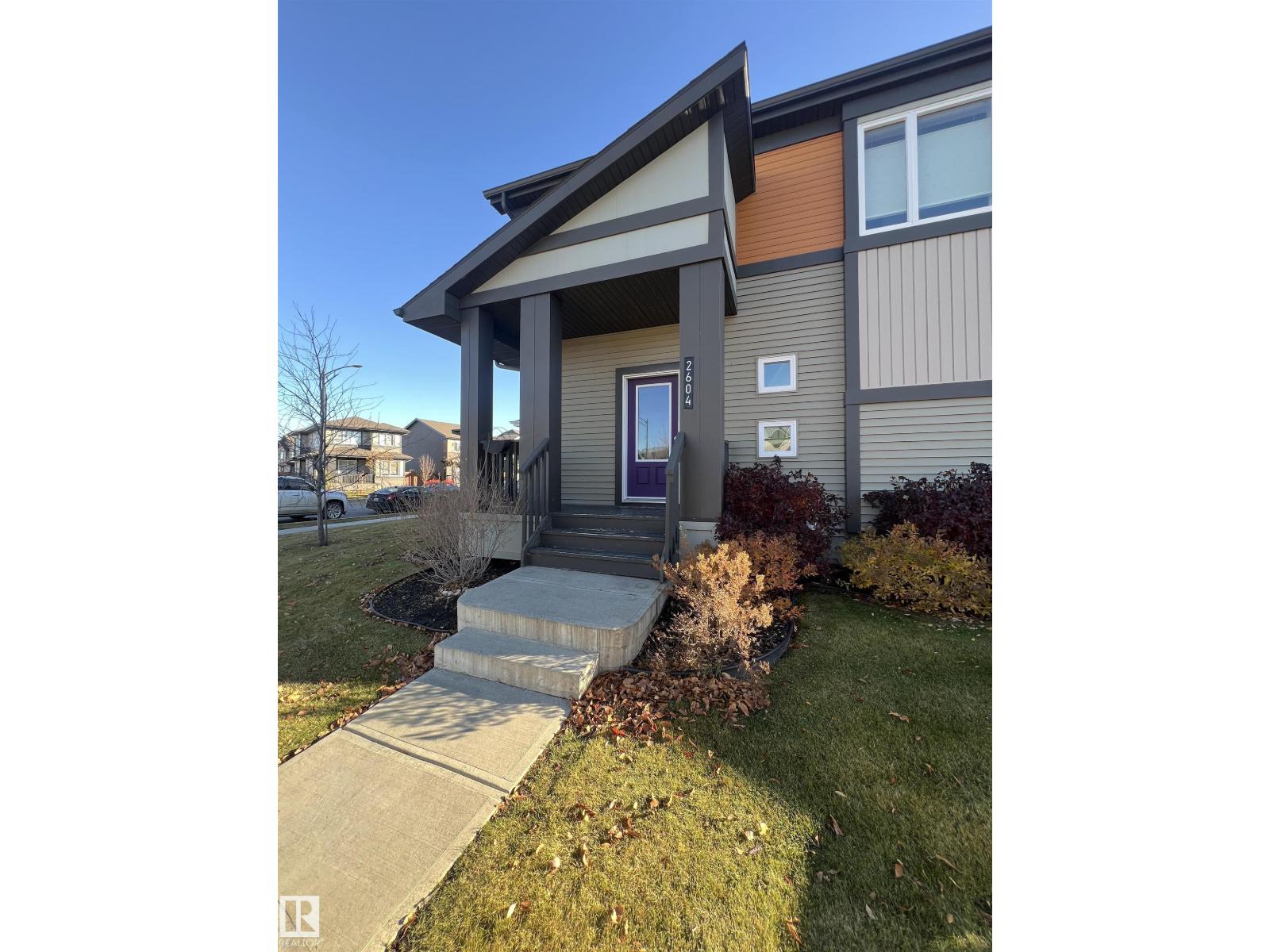 2604 Price Cm SW, Edmonton, AB T6W 3P9