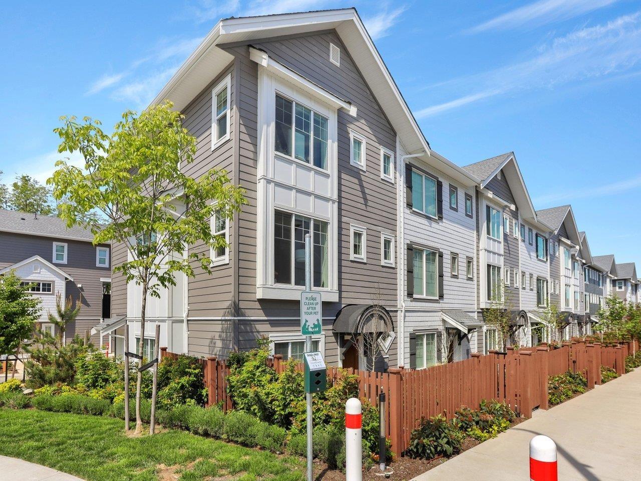 7919 204b Street Unit 1, Langley, BC V2Y 3T7