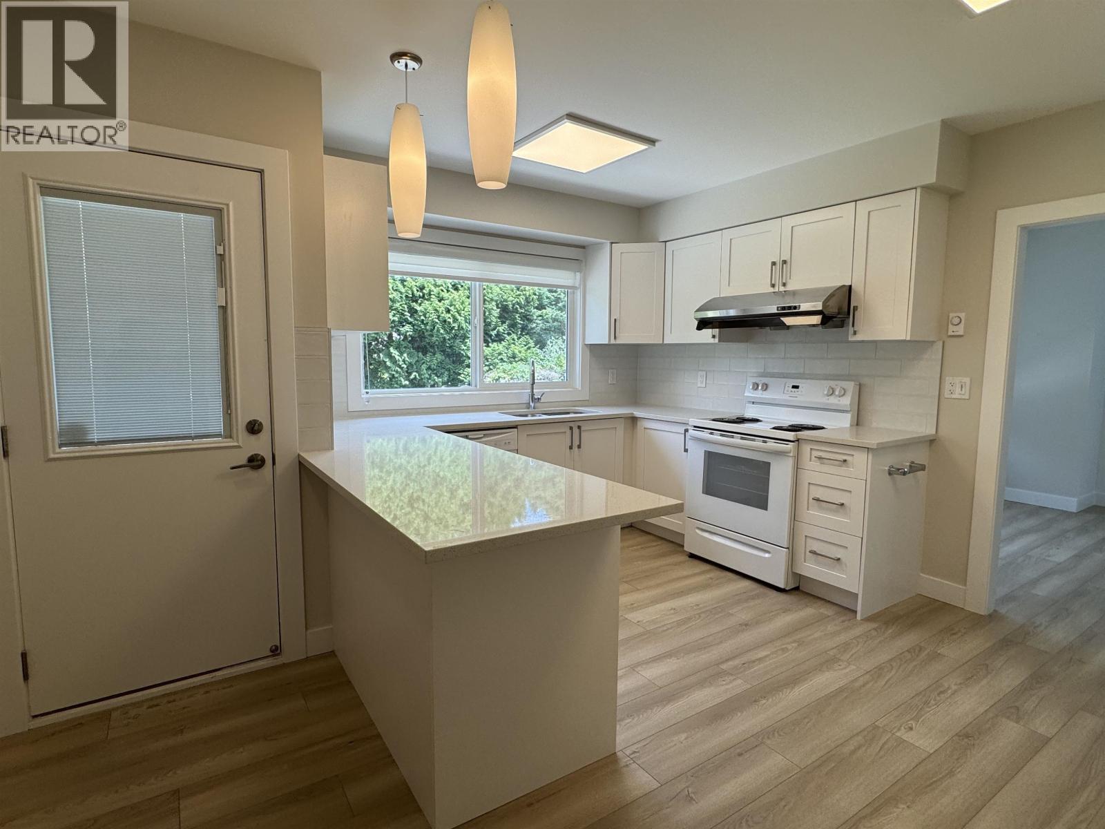 7231 Steveston Hwy, Richmond, BC V7A 1L9